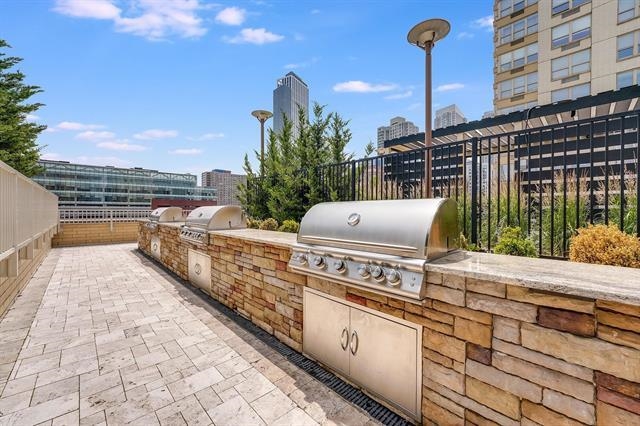 88 MORGAN ST Unit: 2808