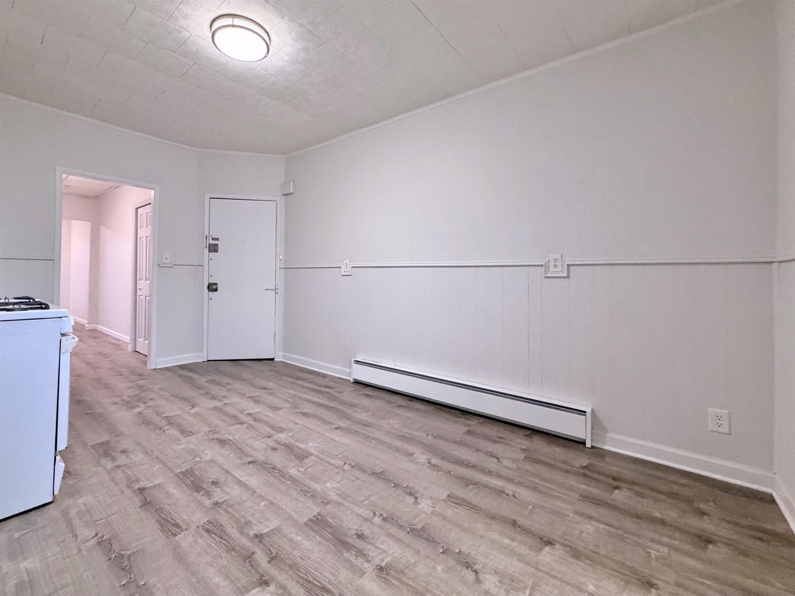 330 PAVONIA AVE Unit: 3R