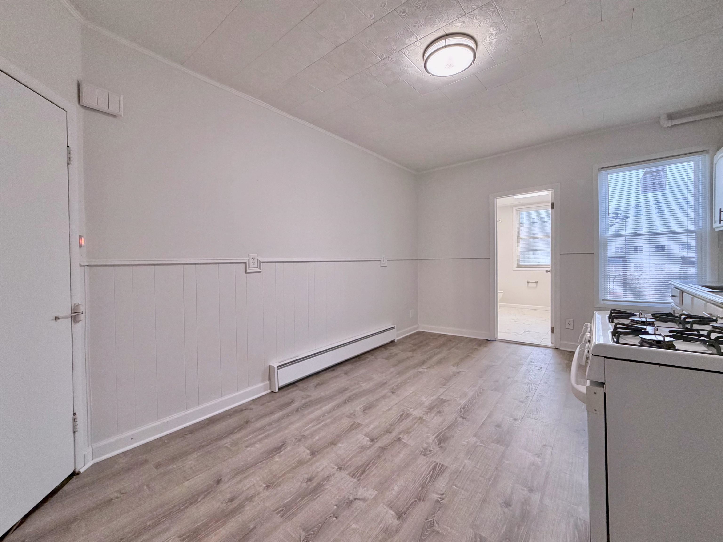 330 PAVONIA AVE Unit: 3R