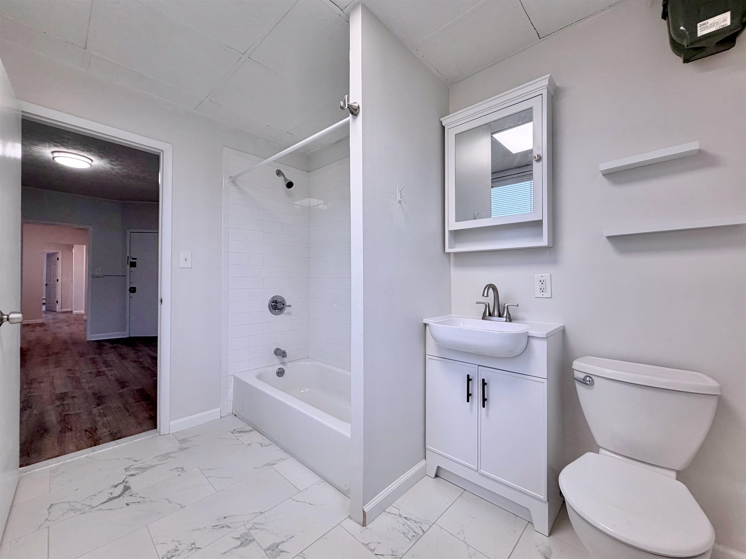 330 PAVONIA AVE Unit: 3R