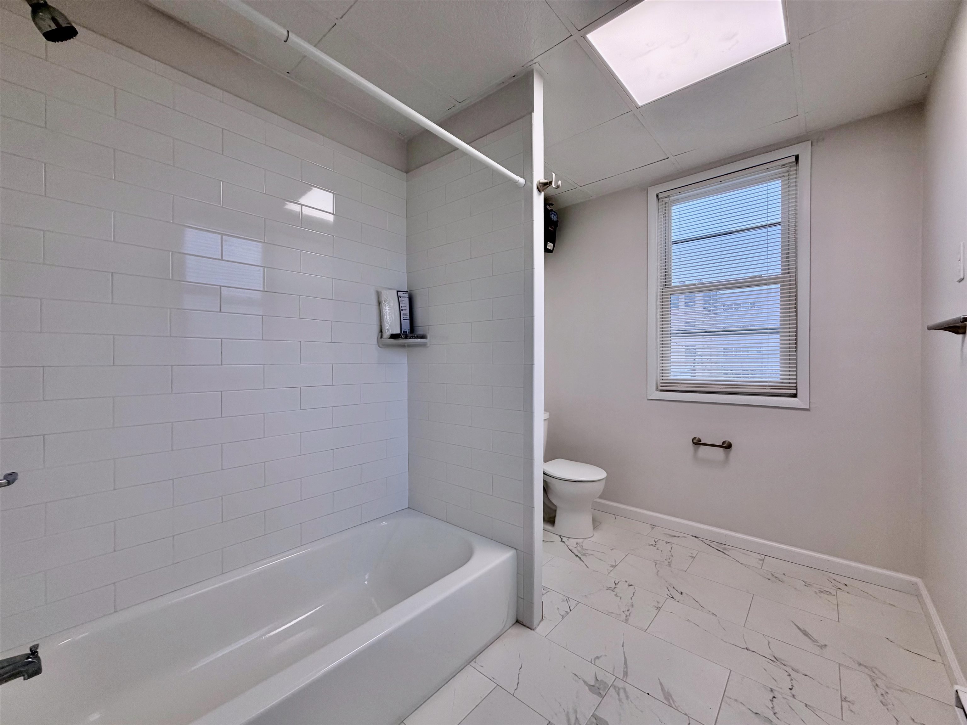 330 PAVONIA AVE Unit: 3R