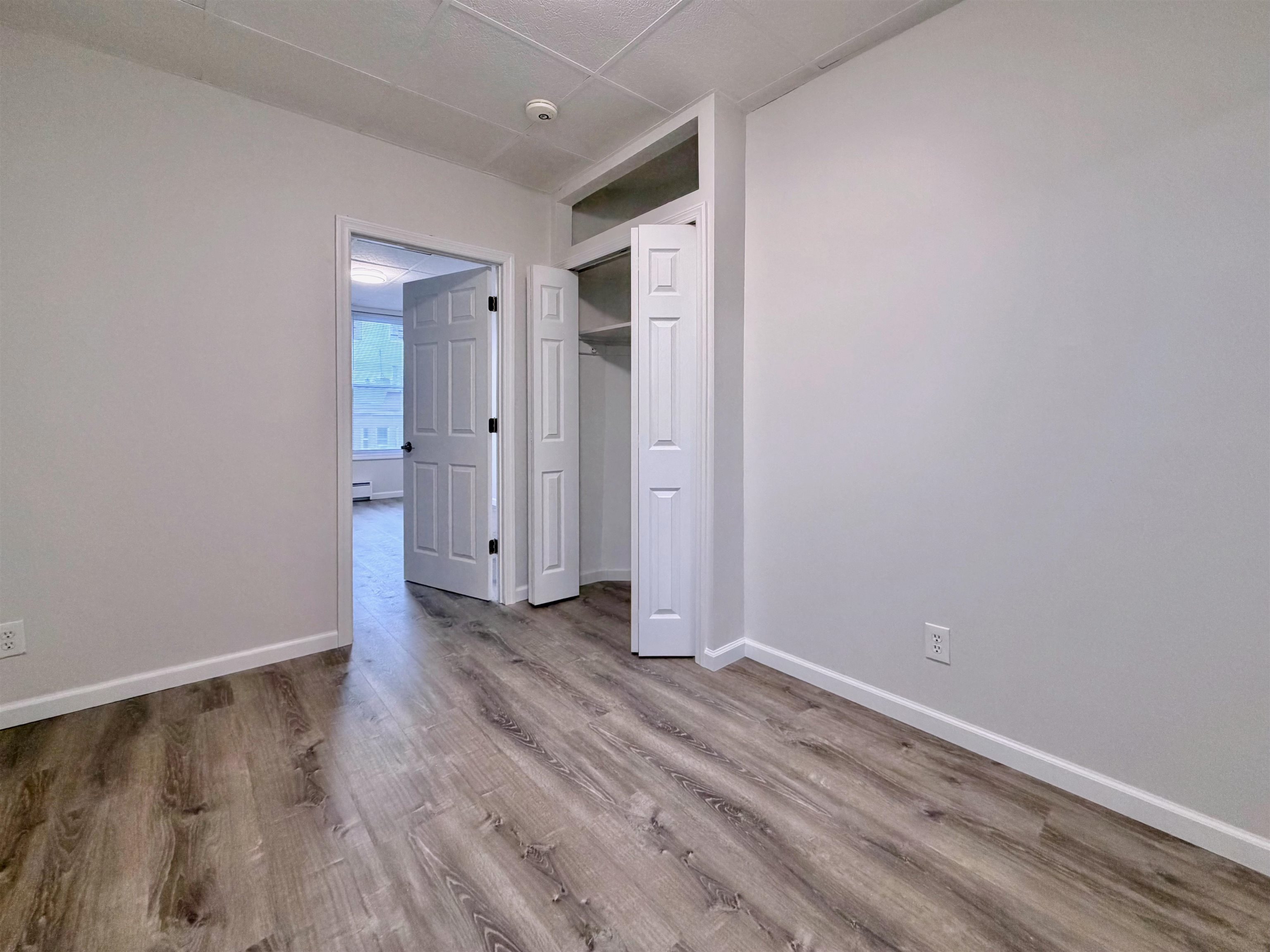 330 PAVONIA AVE Unit: 3R