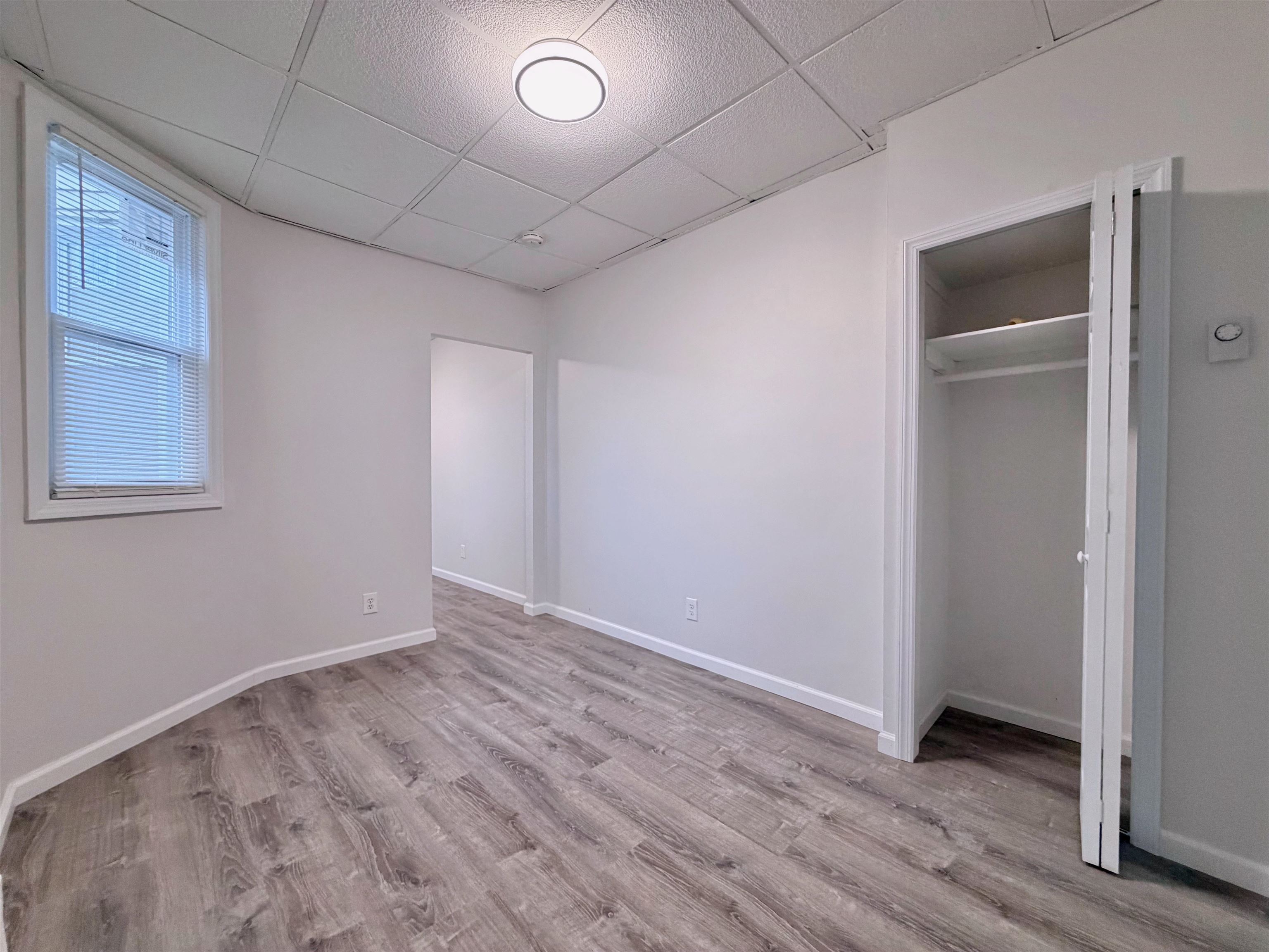 330 PAVONIA AVE Unit: 3R