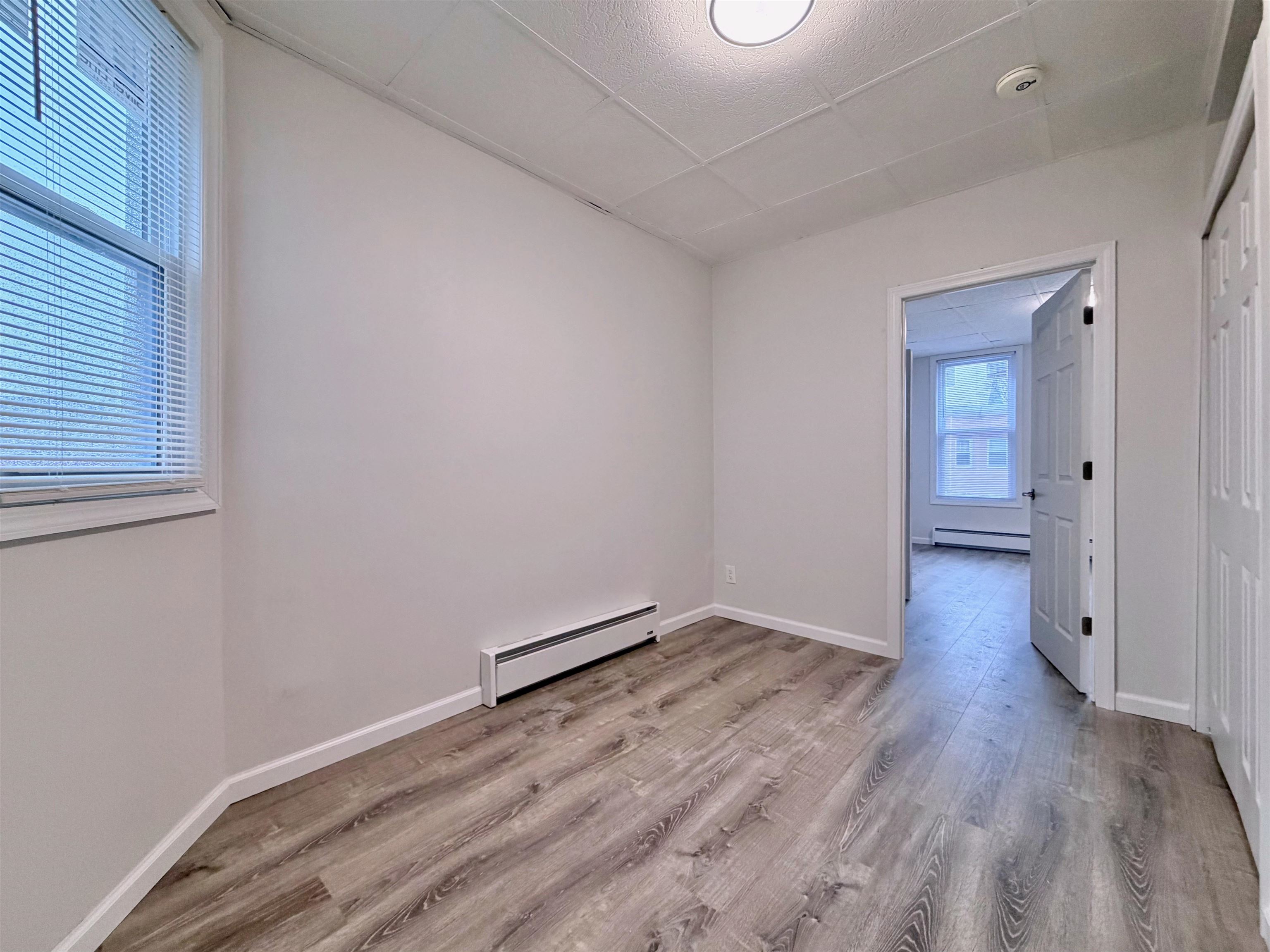 330 PAVONIA AVE Unit: 3R