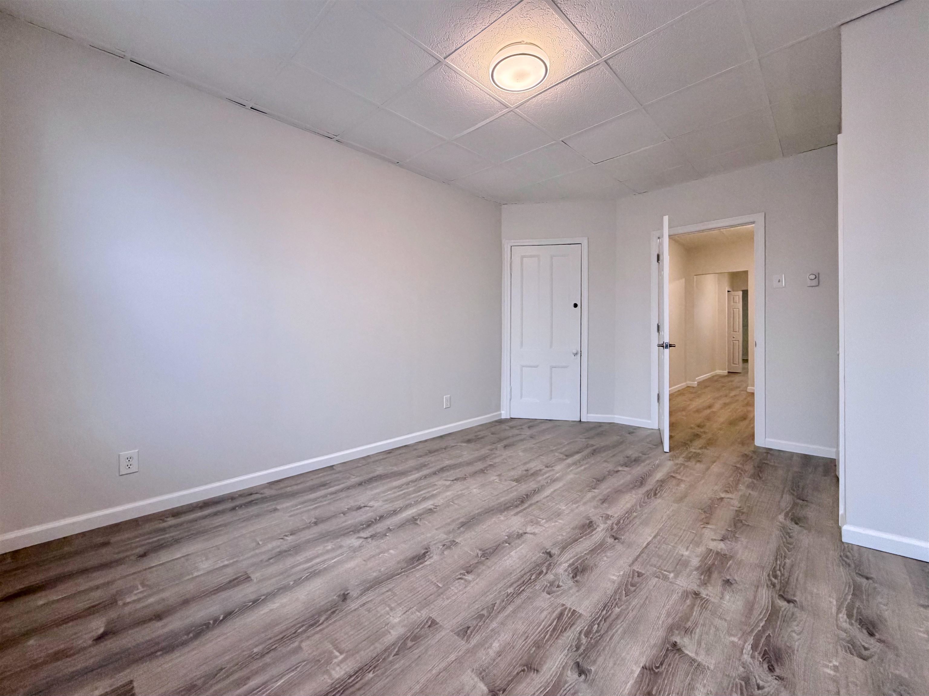 330 PAVONIA AVE Unit: 3R