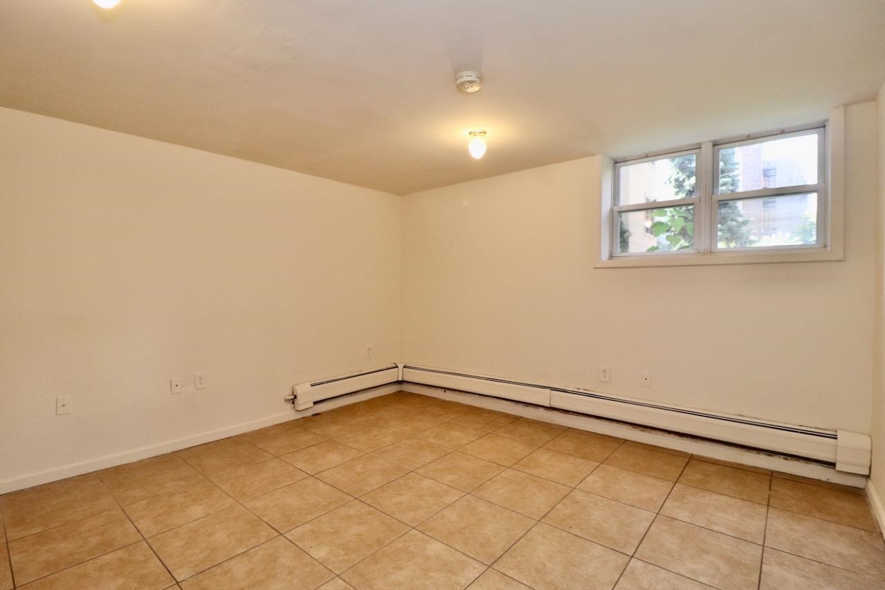 618 PARK AVE Unit: 1