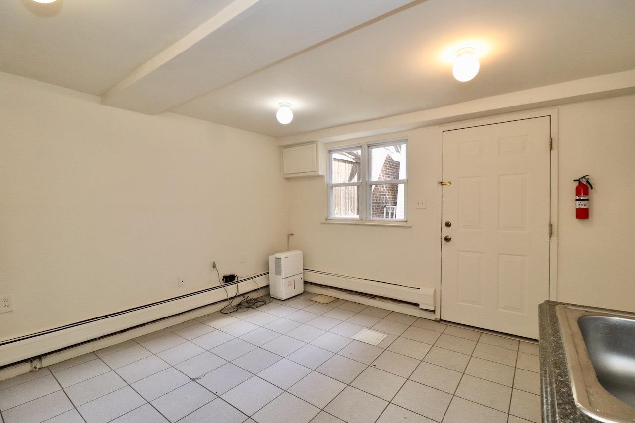 618 PARK AVE Unit: 1