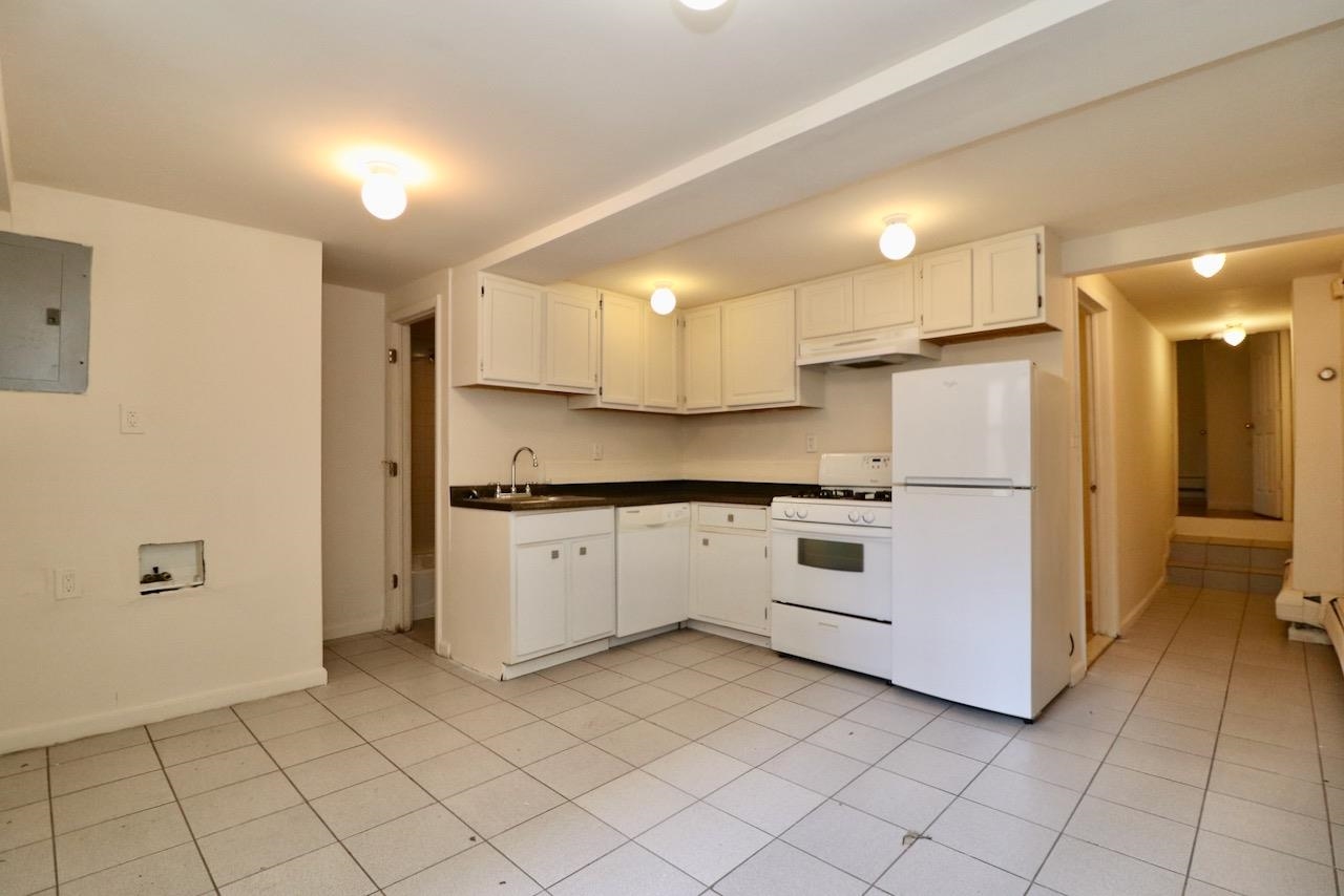 618 PARK AVE Unit: 1