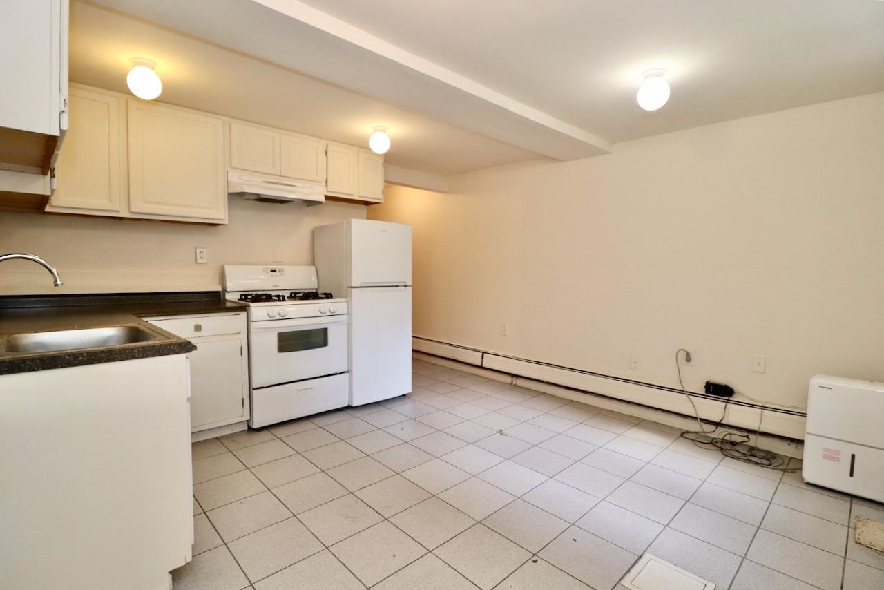 618 PARK AVE Unit: 1