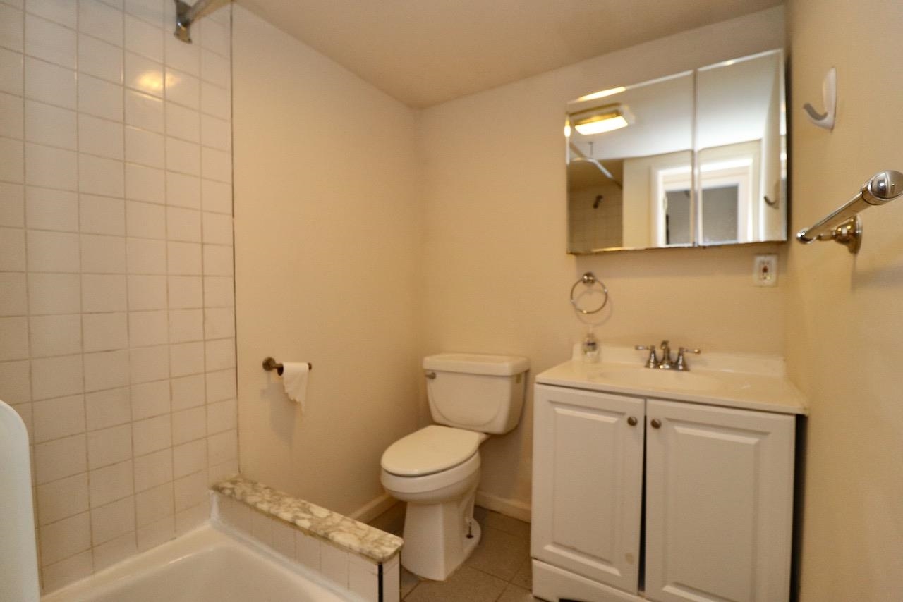 618 PARK AVE Unit: 1