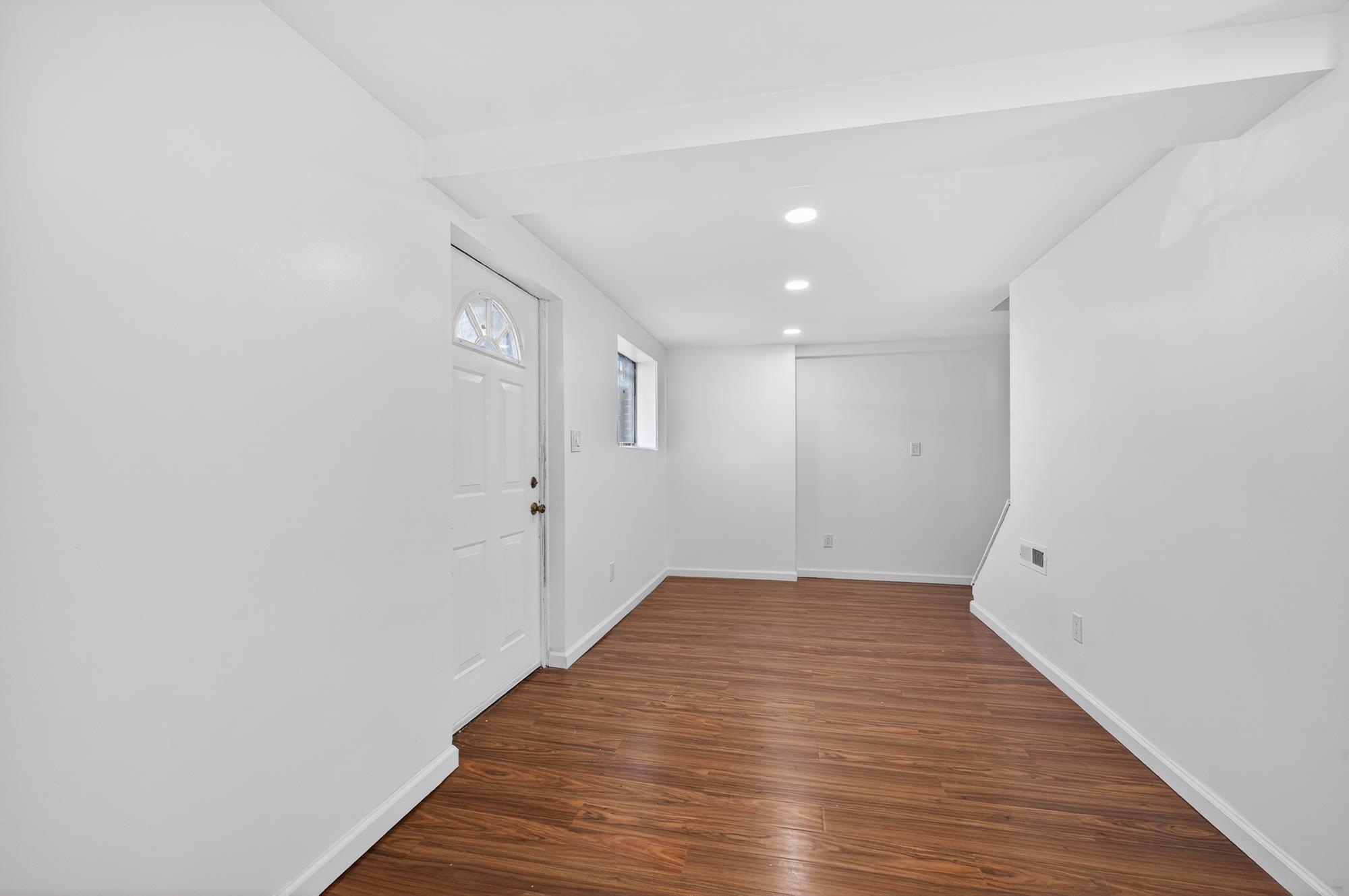 14 LAUREL CT
