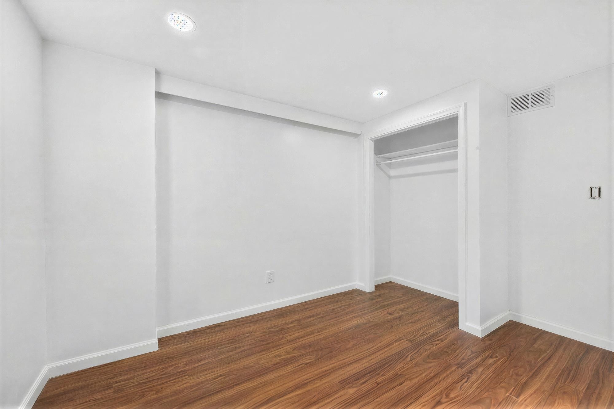 14 LAUREL CT