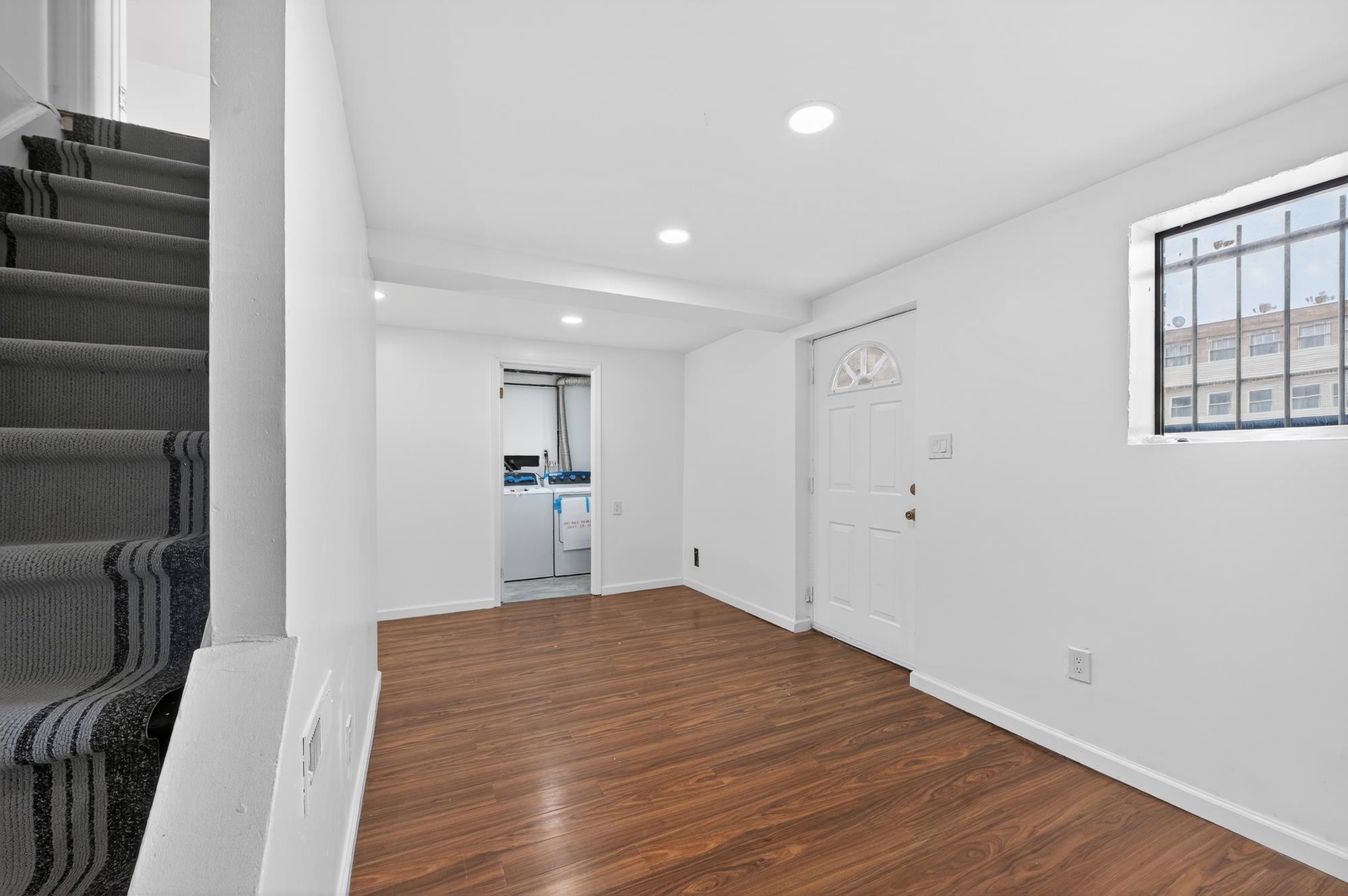 14 LAUREL CT
