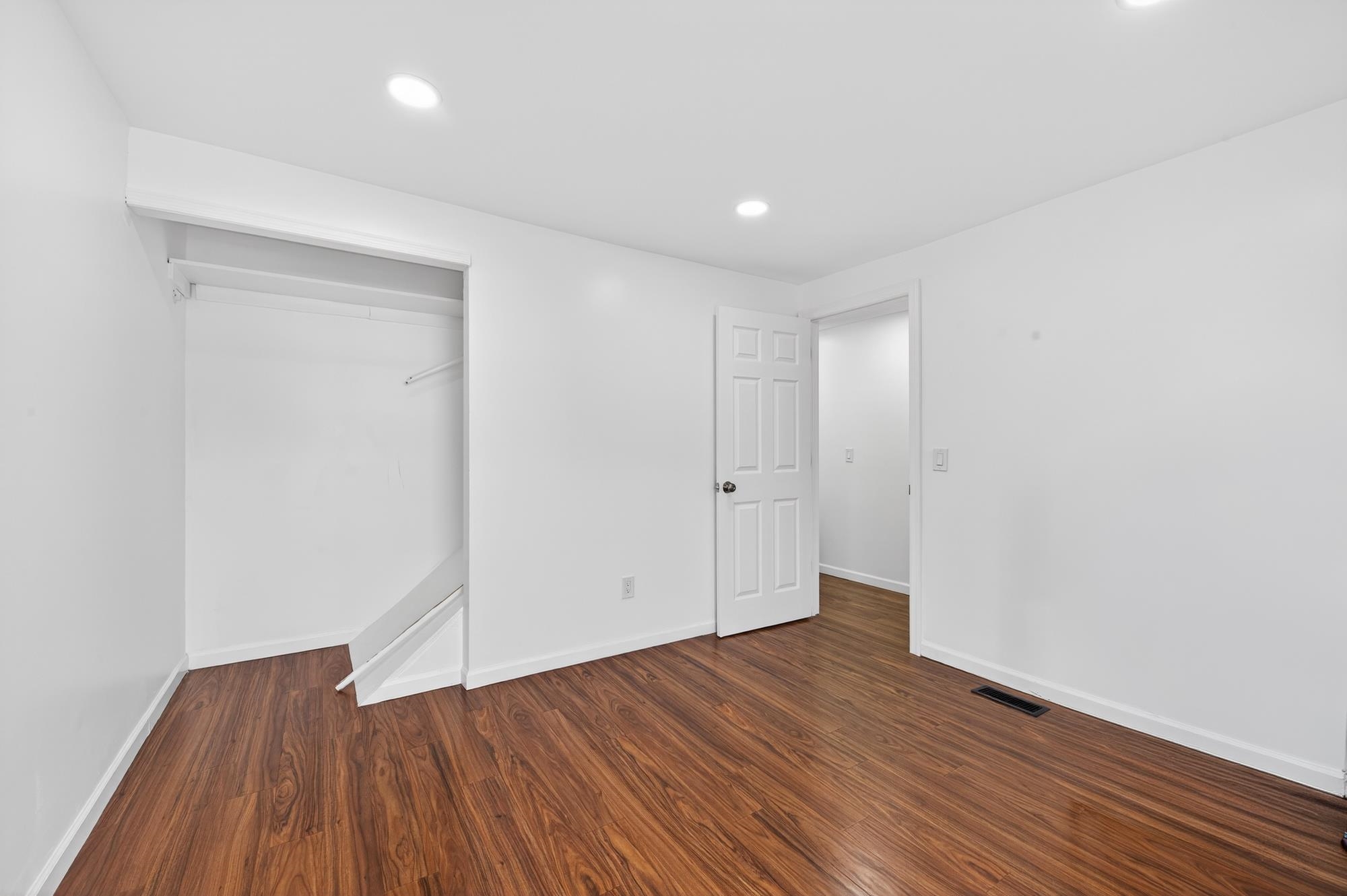 14 LAUREL CT