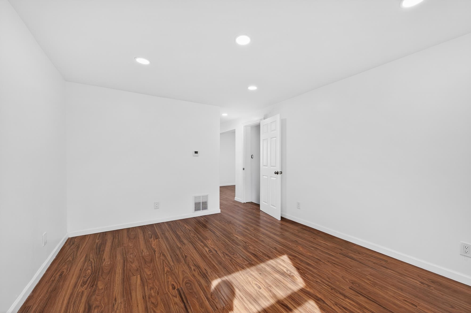14 LAUREL CT