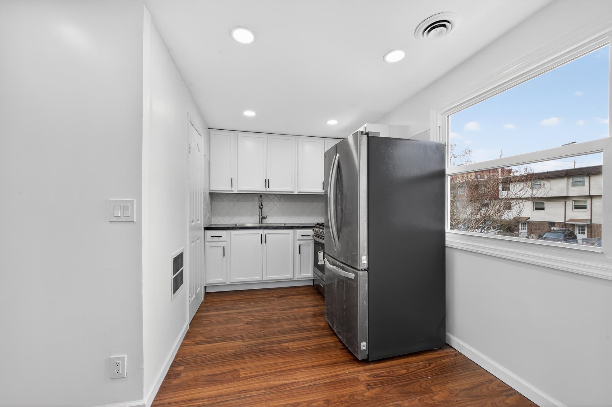 14 LAUREL CT