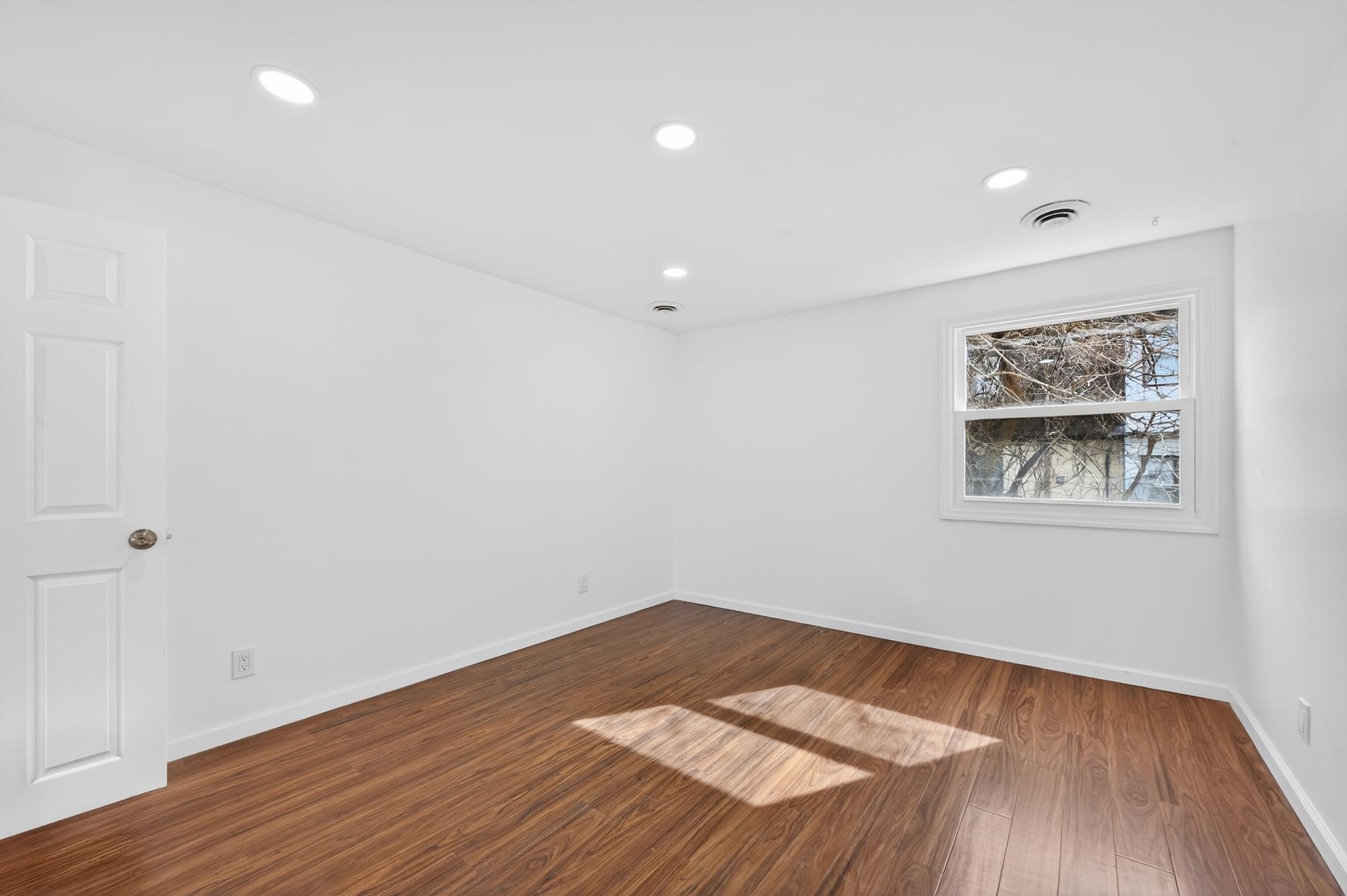 14 LAUREL CT