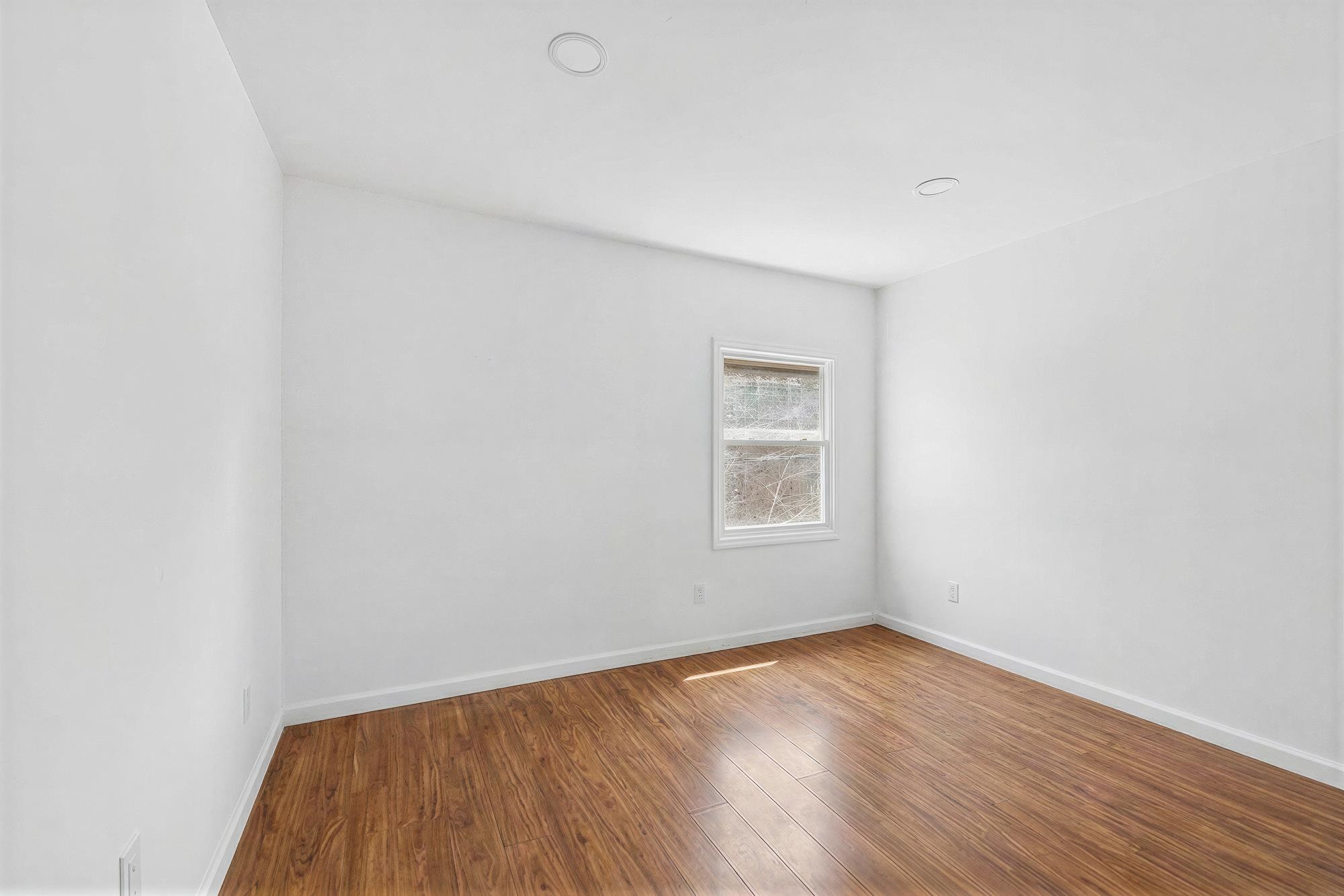 14 LAUREL CT