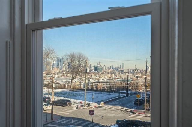 275 OGDEN AVE Unit: 2