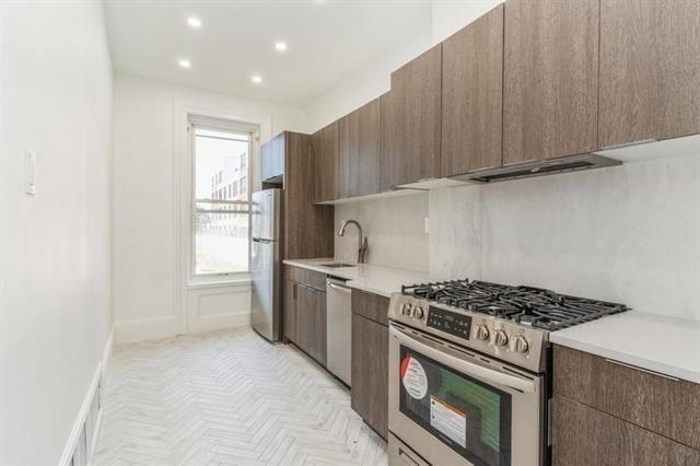 275 OGDEN AVE Unit: 2