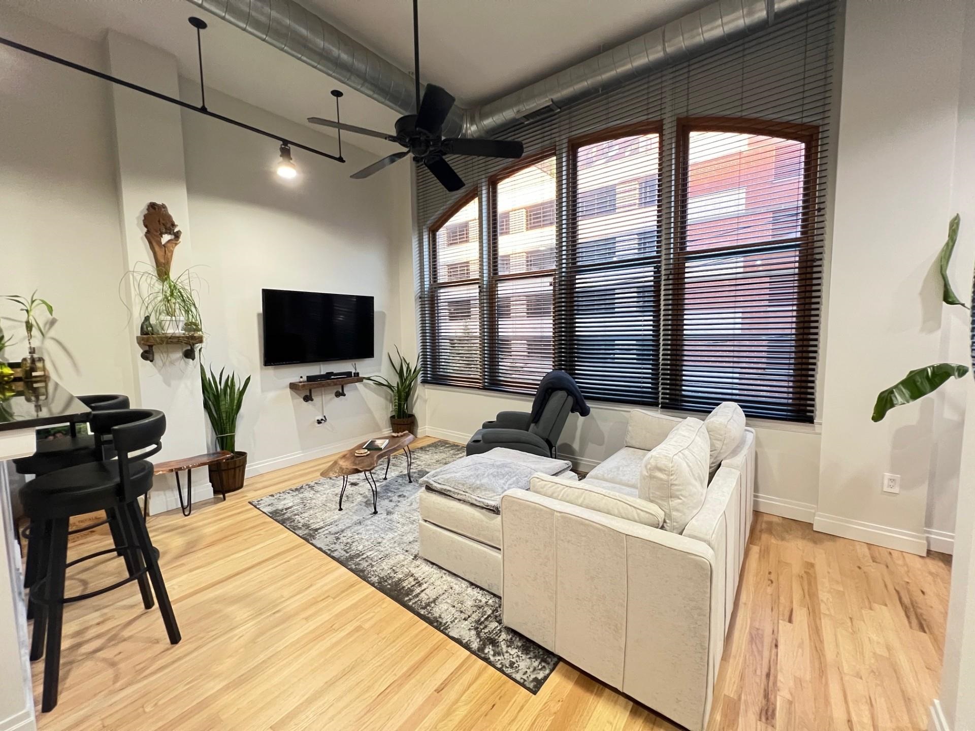 338 GROVE ST Unit: 2C