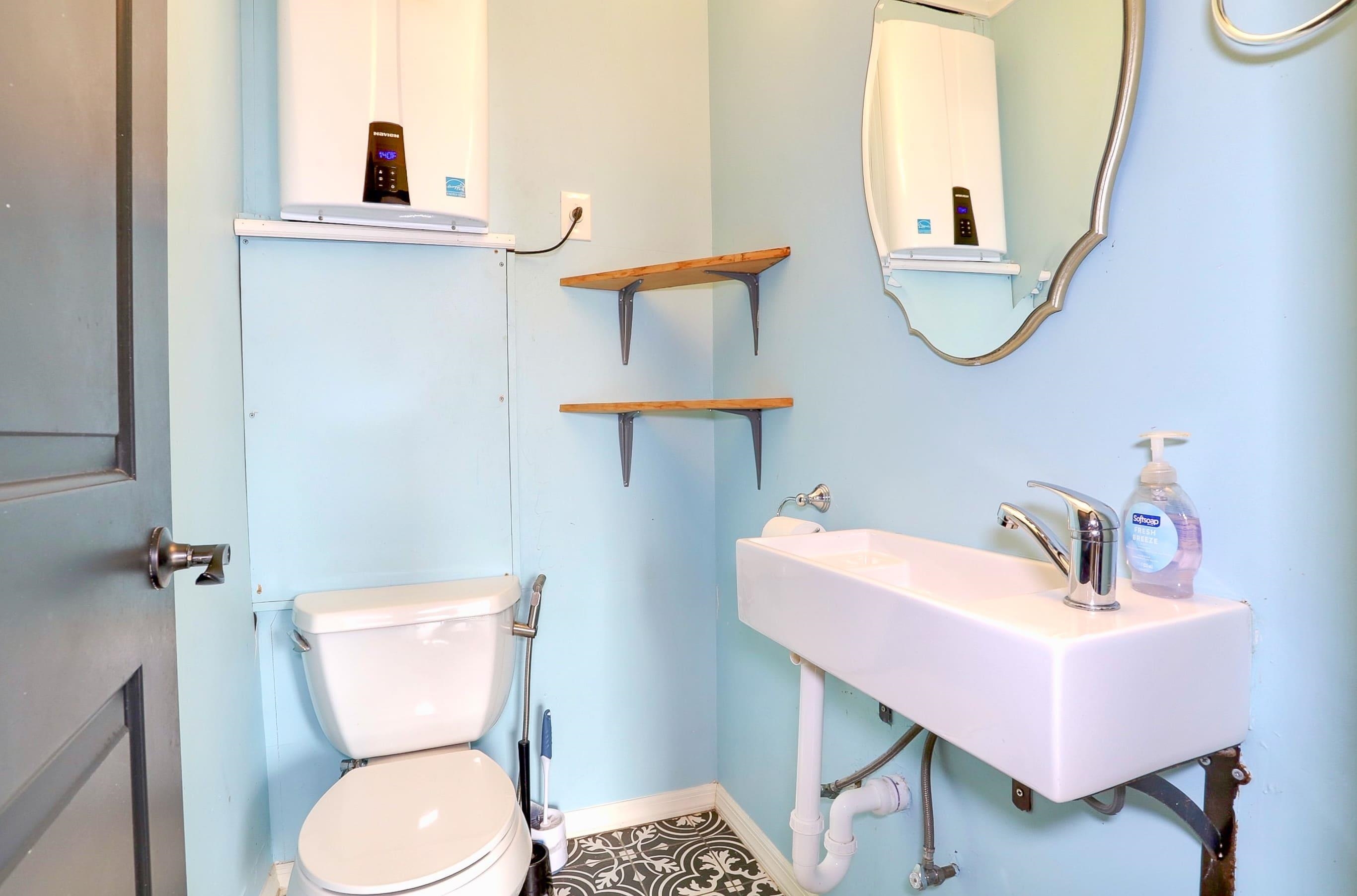 388 BALDWIN AVE Unit: 2