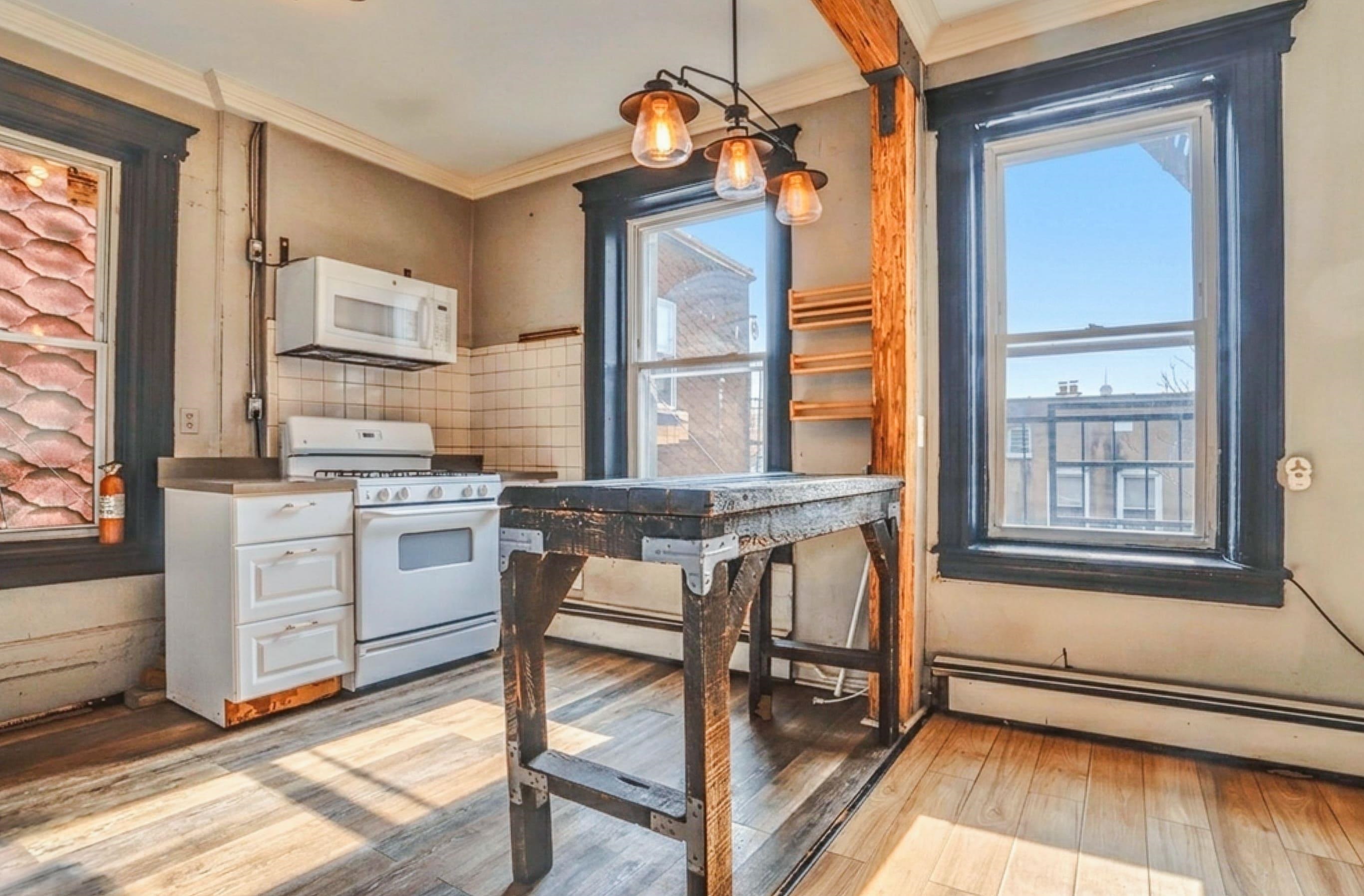 388 BALDWIN AVE Unit: 2