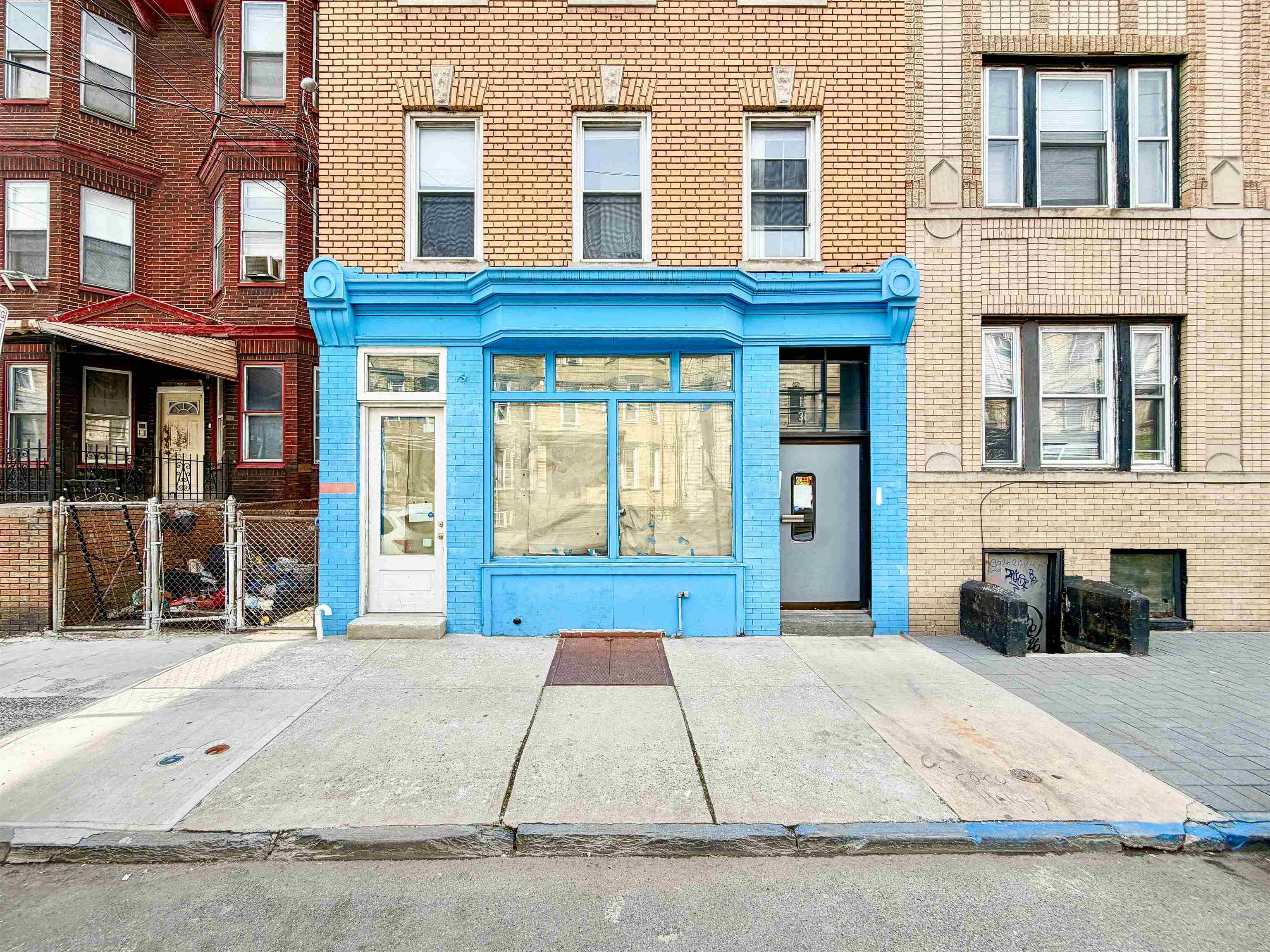 388 BALDWIN AVE Unit: 2