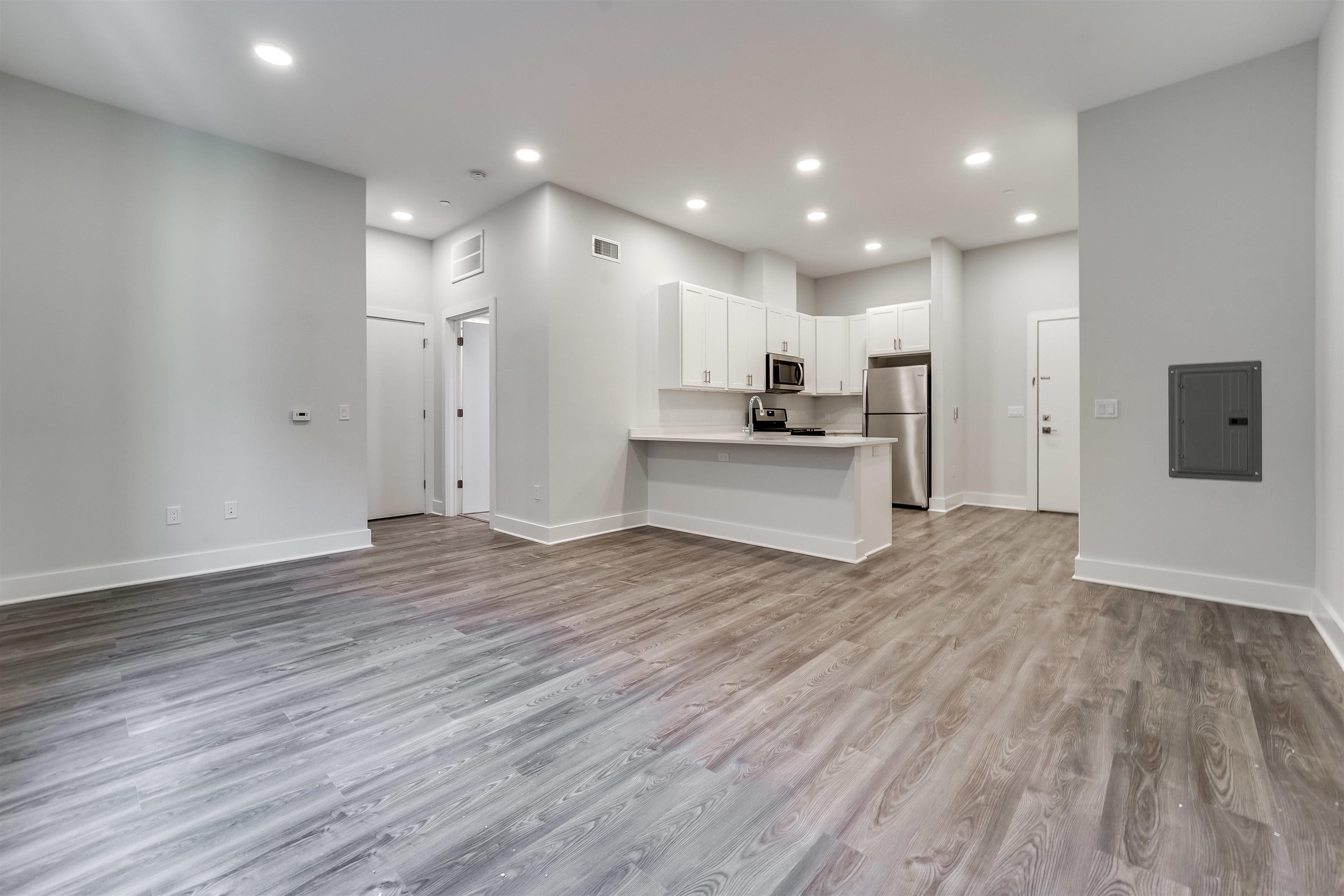 660 GRAND ST Unit: 312