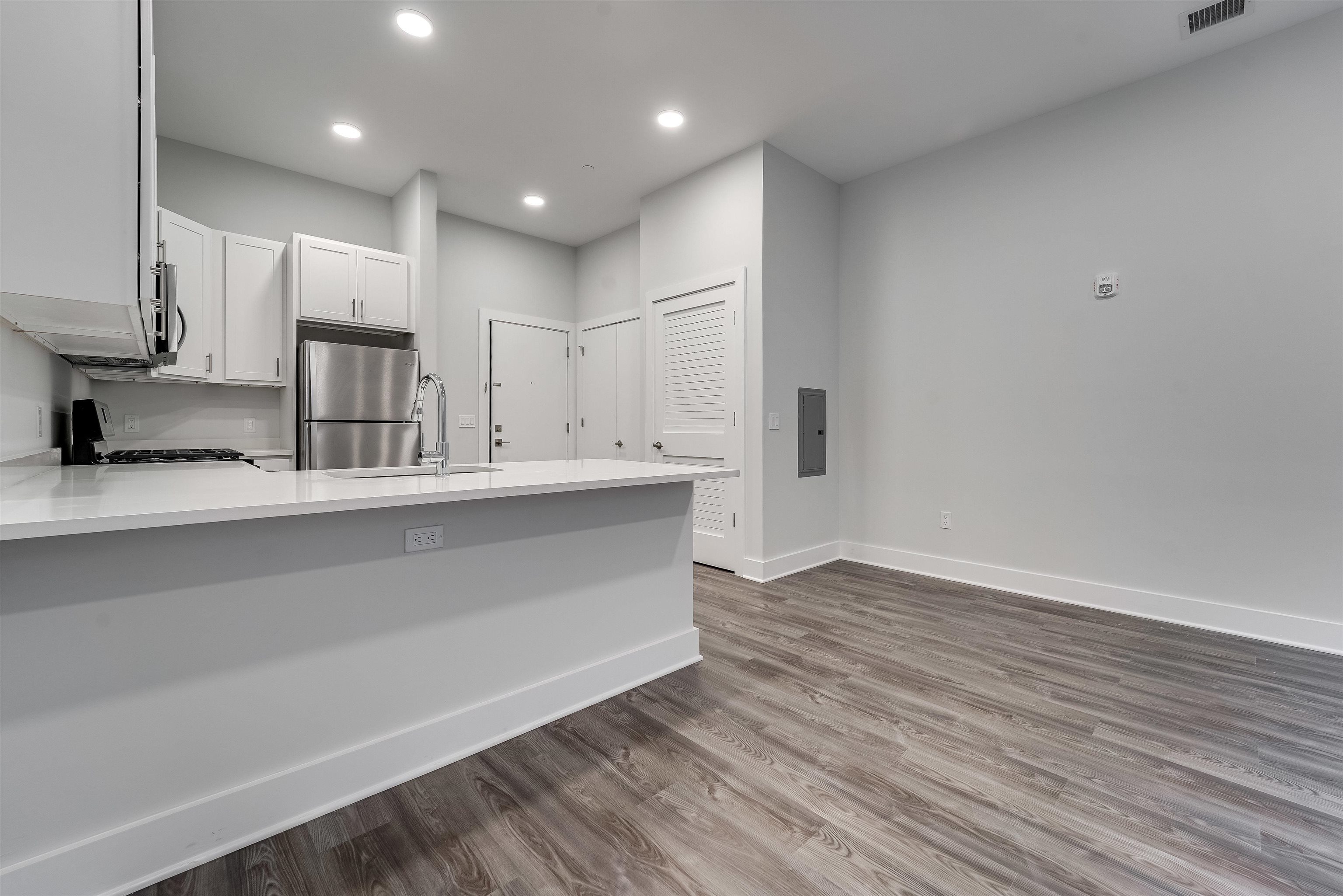 660 GRAND ST Unit: 312