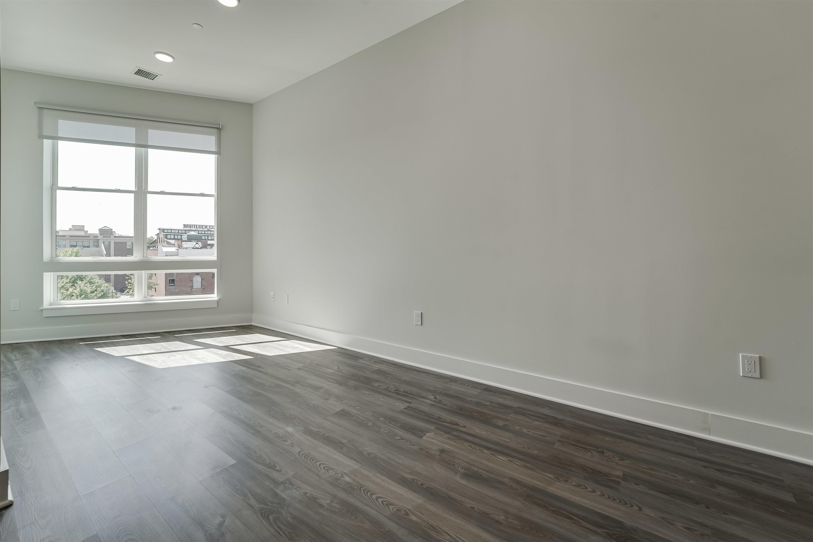 660 GRAND ST Unit: 211