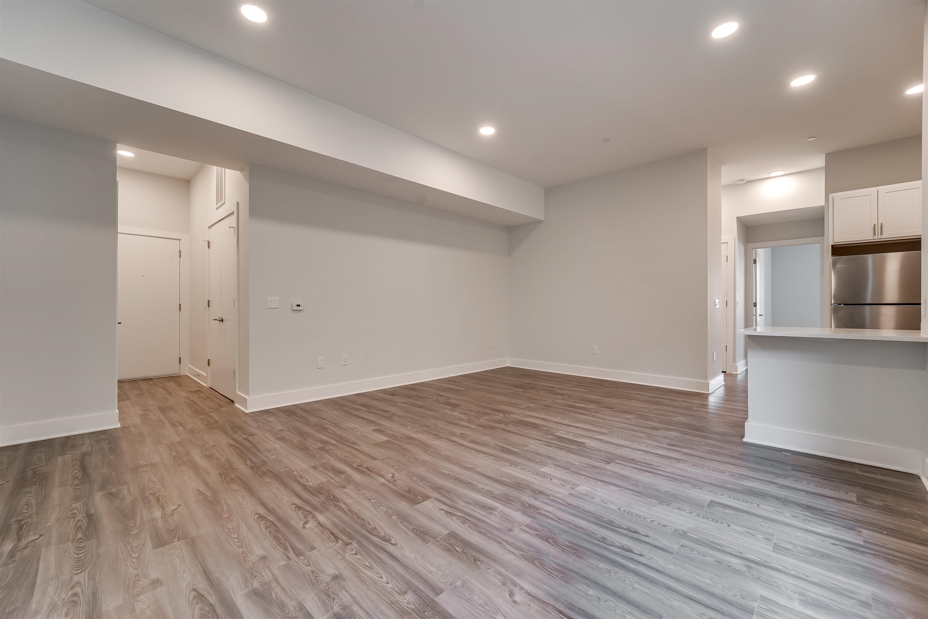 660 GRAND ST Unit: 413