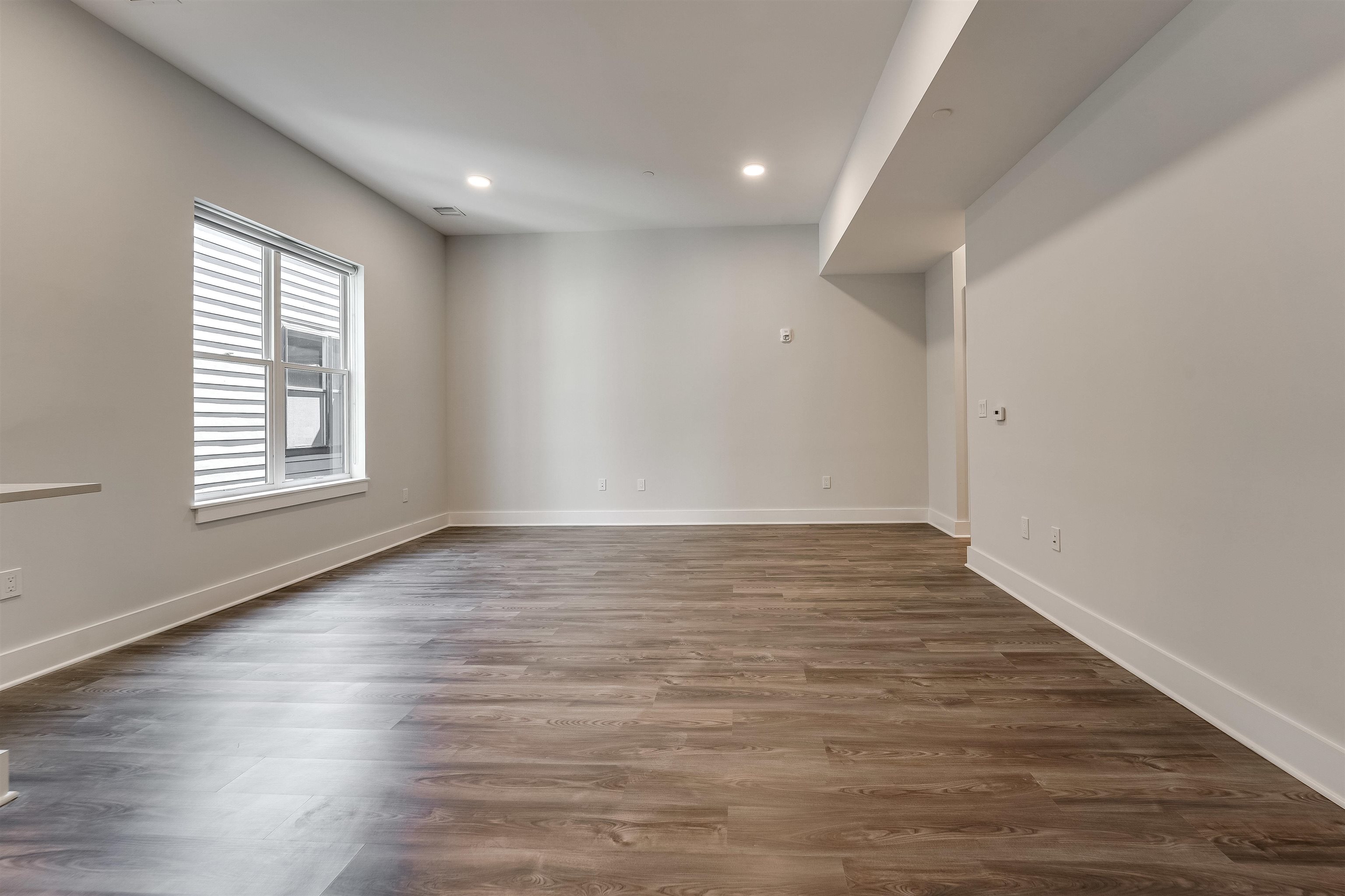 660 GRAND ST Unit: 413