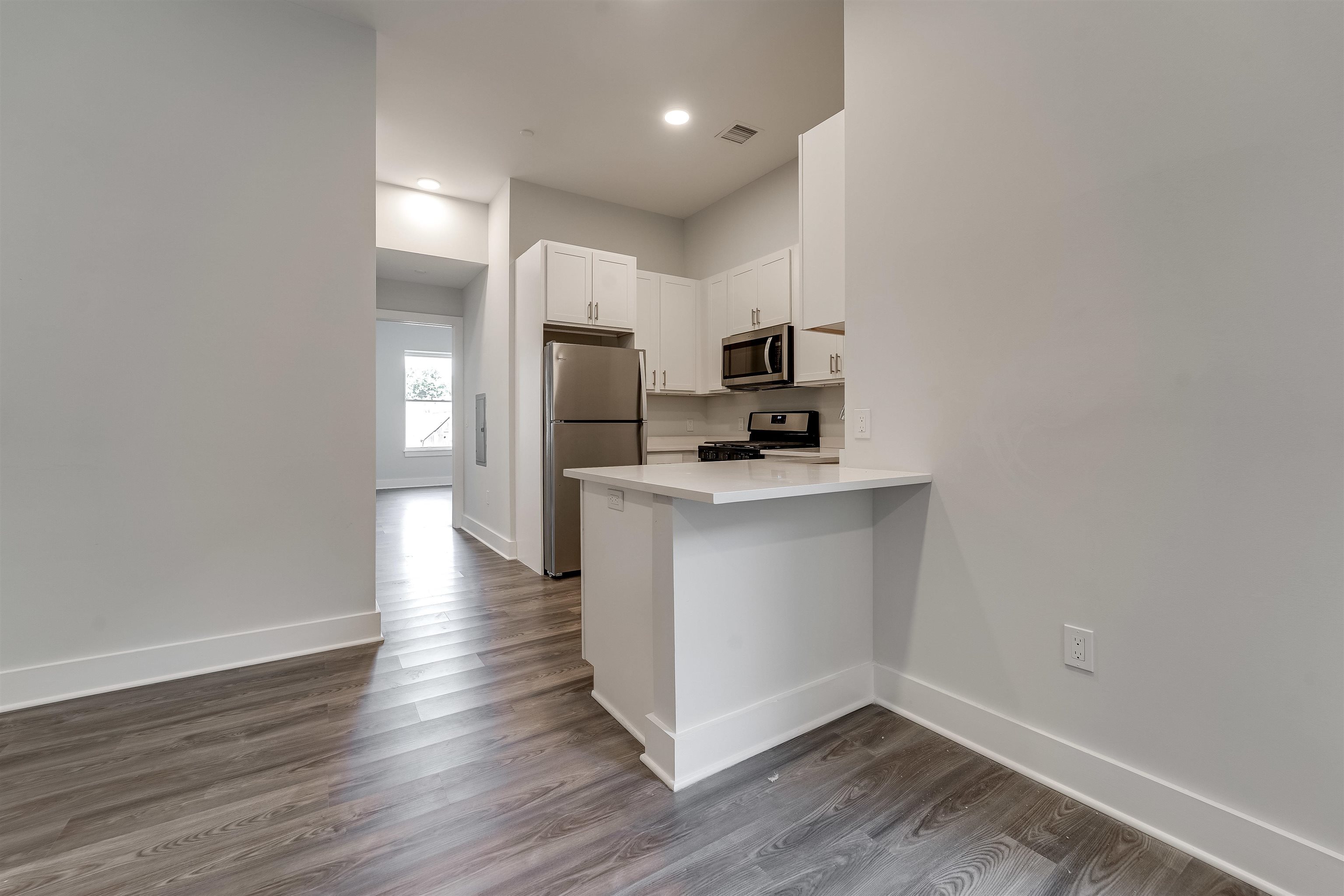 660 GRAND ST Unit: 413