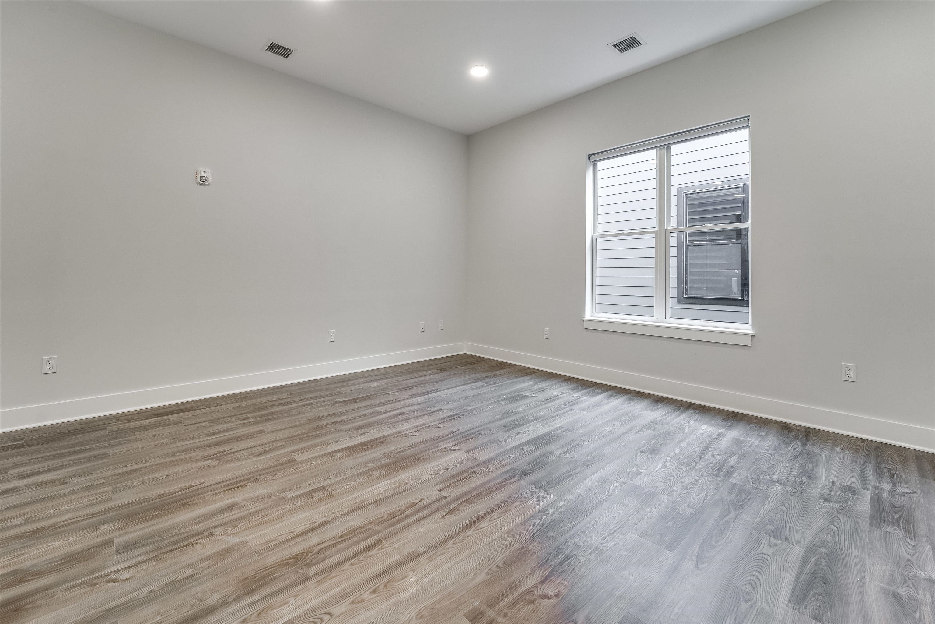 660 GRAND ST Unit: 412