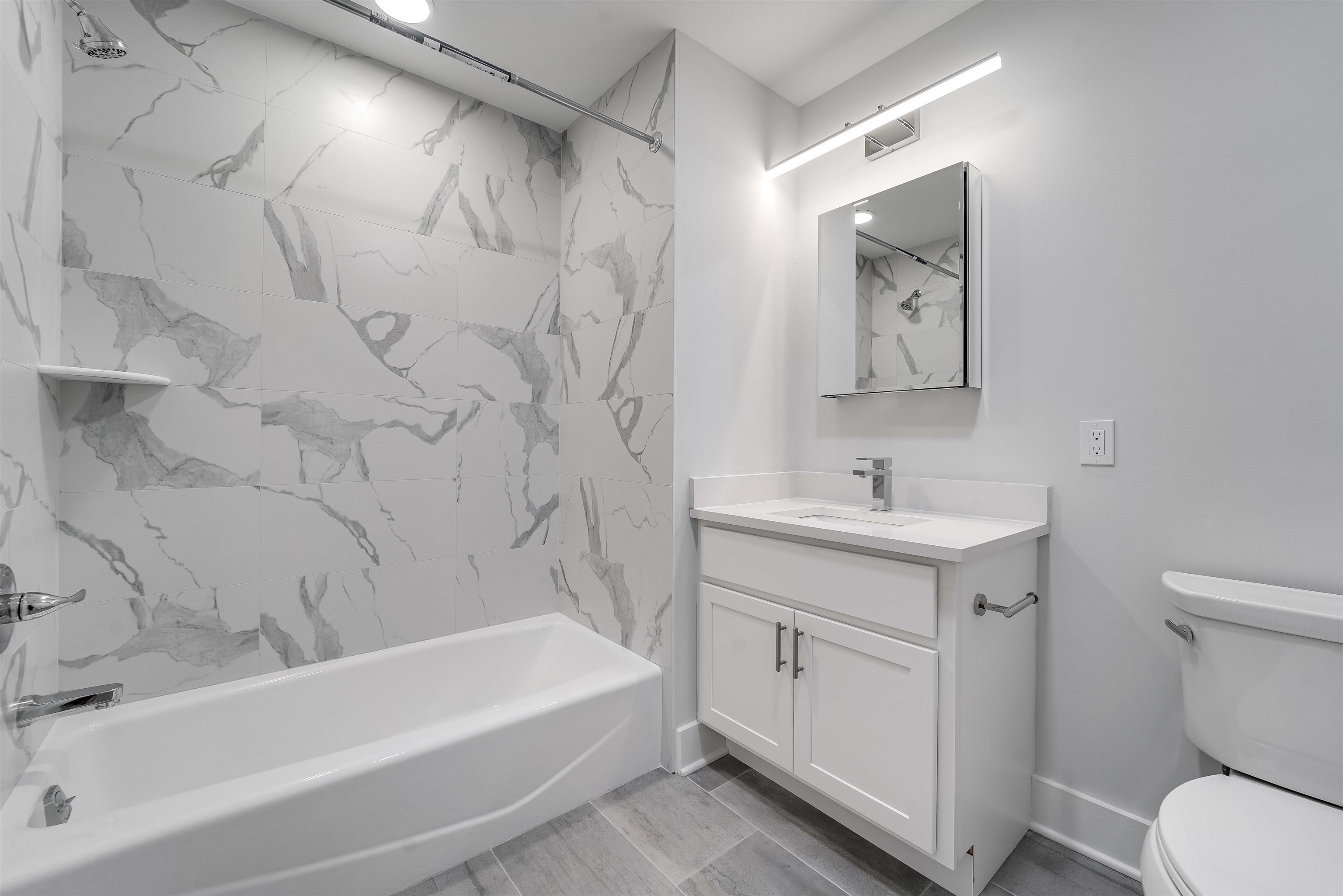 660 GRAND ST Unit: 412