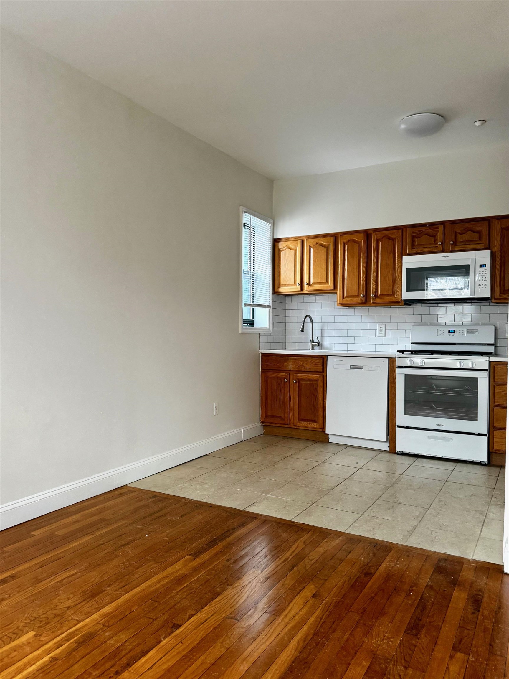 65 SUMMIT AVE Unit: 204