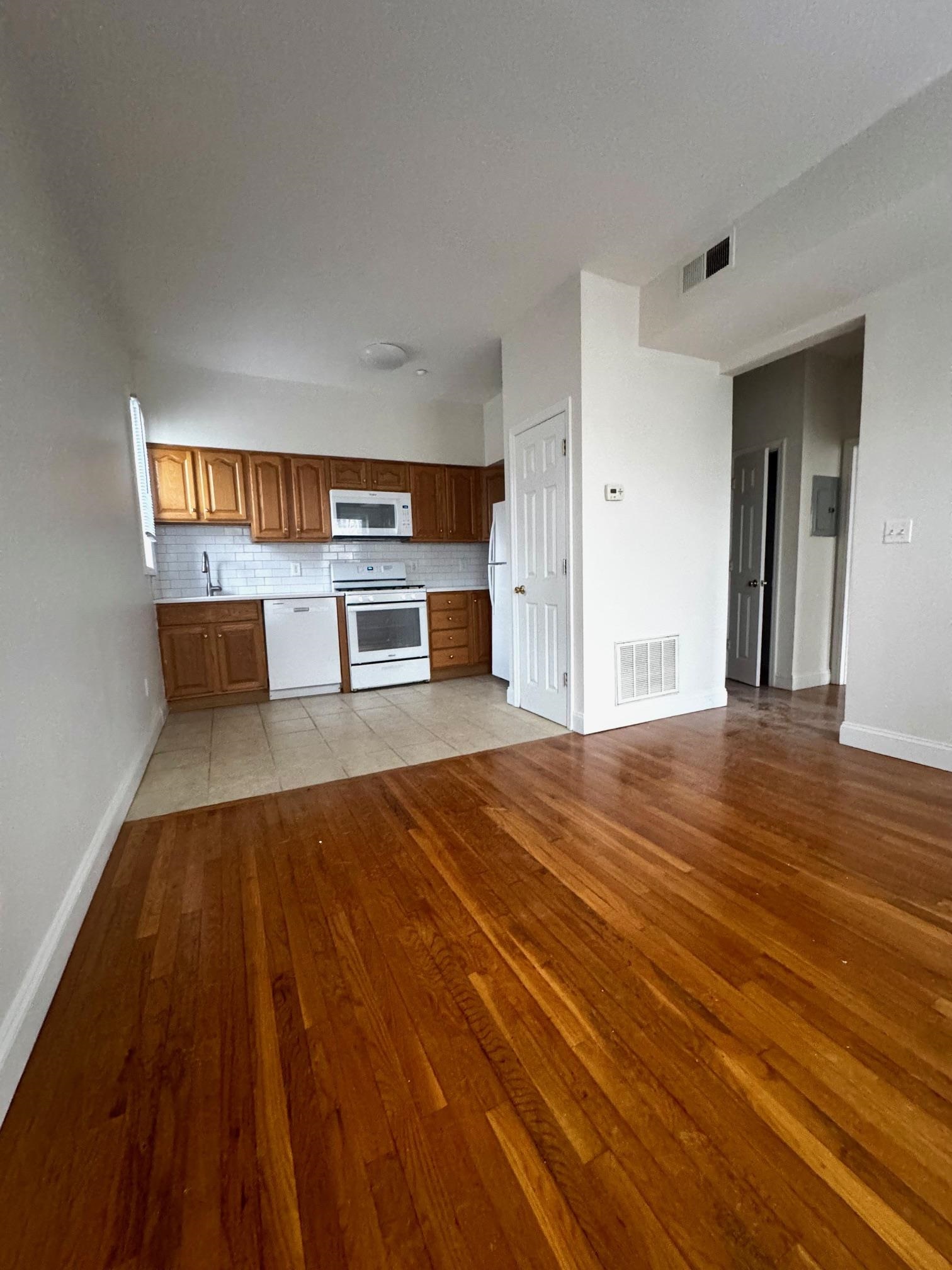 65 SUMMIT AVE Unit: 204