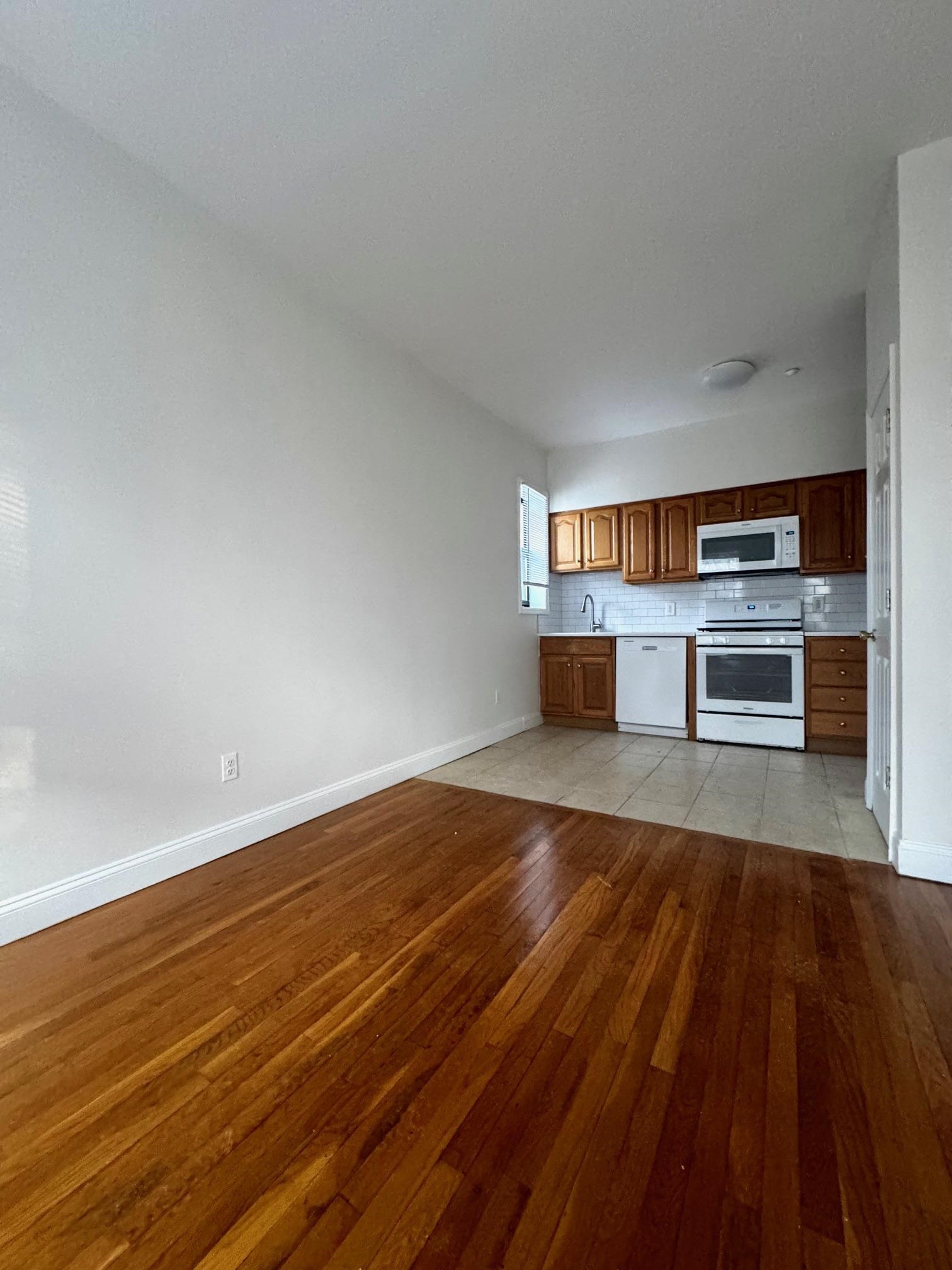 65 SUMMIT AVE Unit: 204