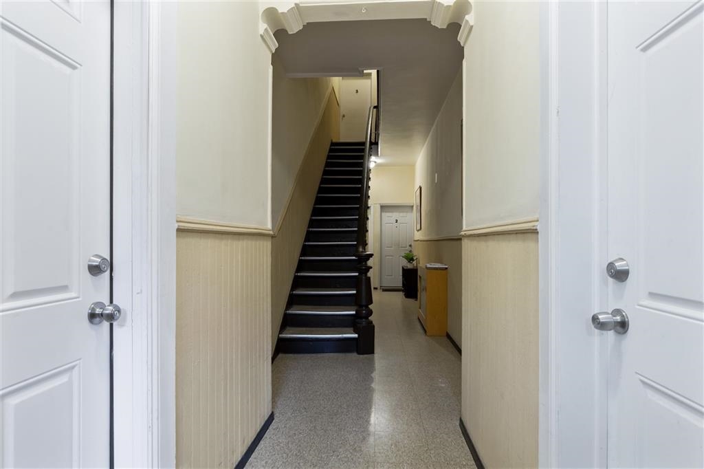 278 2ND ST Unit: 6 (3R)