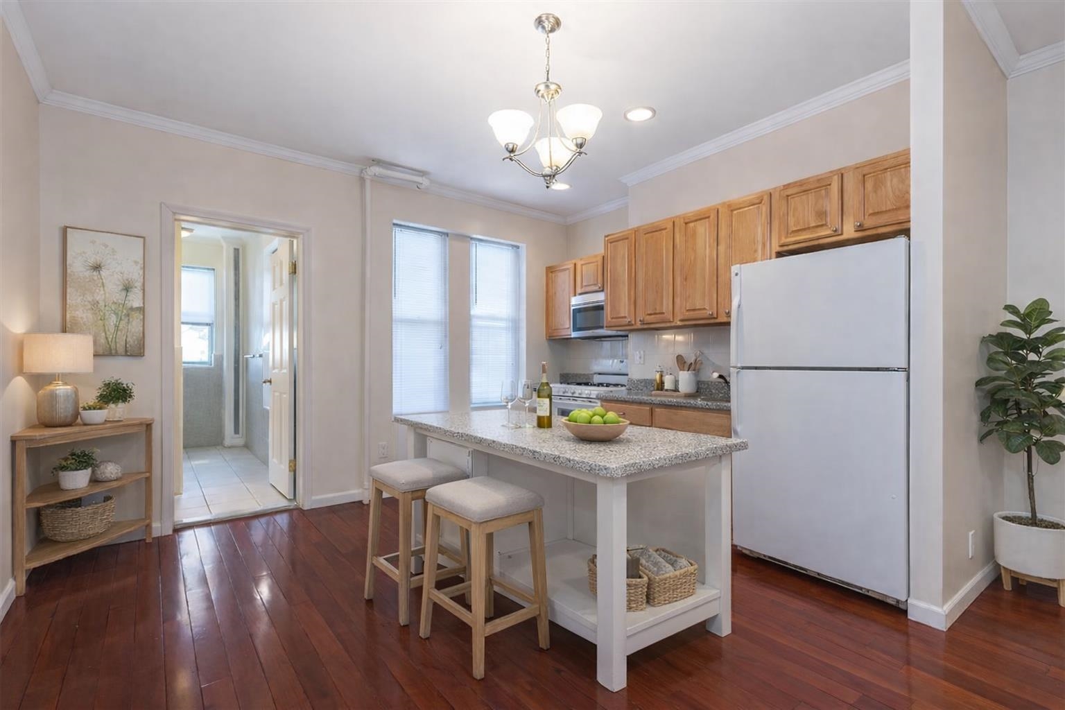 278 2ND ST Unit: 6 (3R)