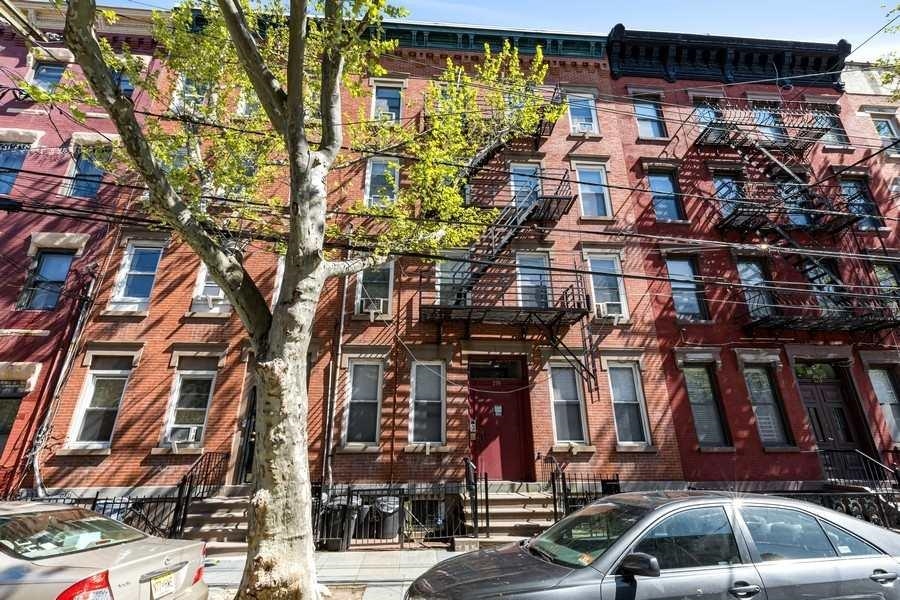 278 2ND ST Unit: 6 (3R)