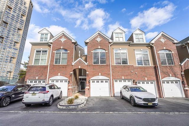 113 ABBIE CT