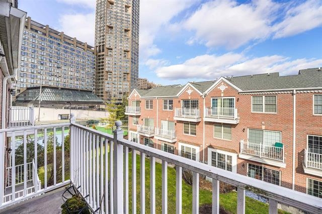 113 ABBIE CT
