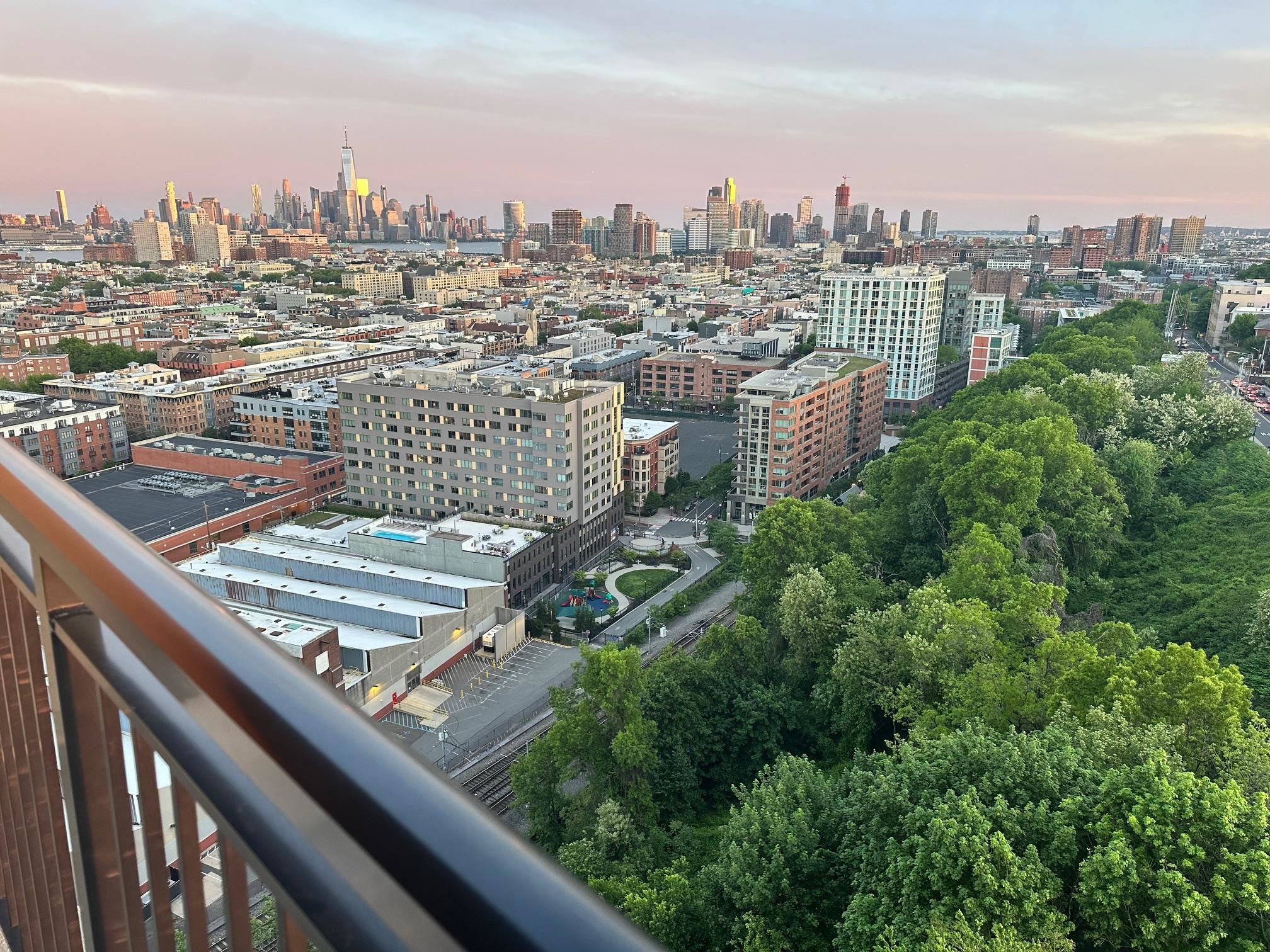 100 MANHATTAN AVE Unit: 1316