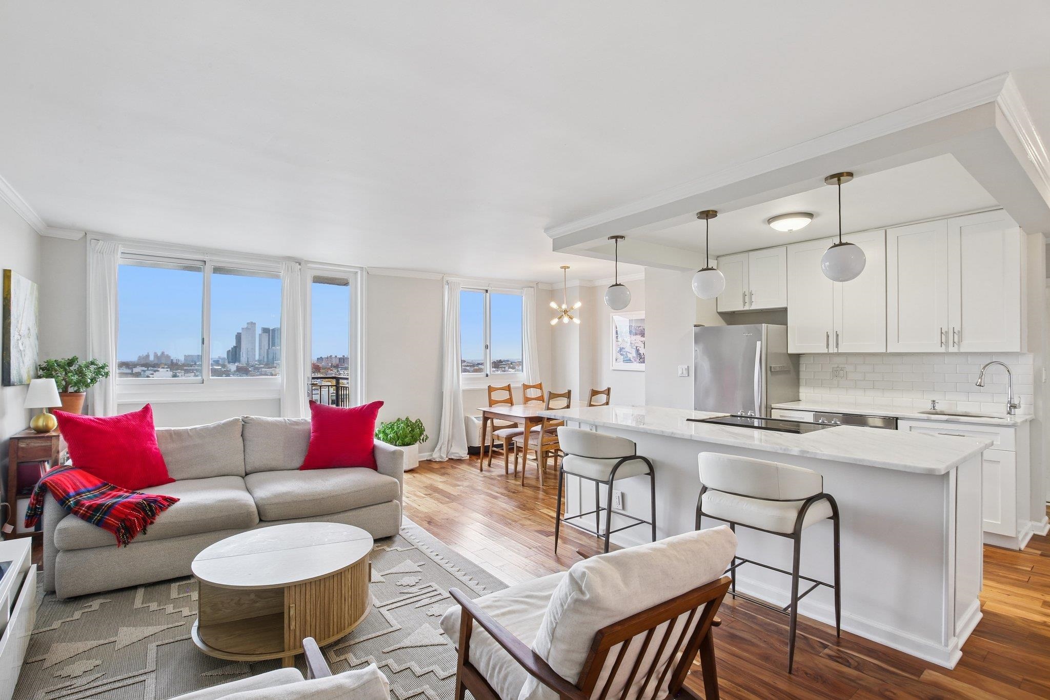 100 MANHATTAN AVE Unit: 1316