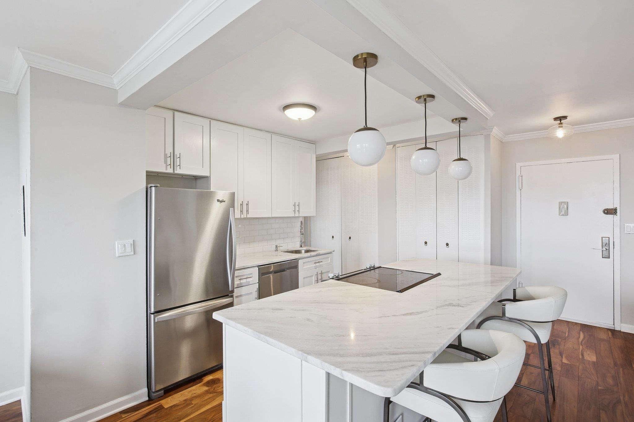 100 MANHATTAN AVE Unit: 1316