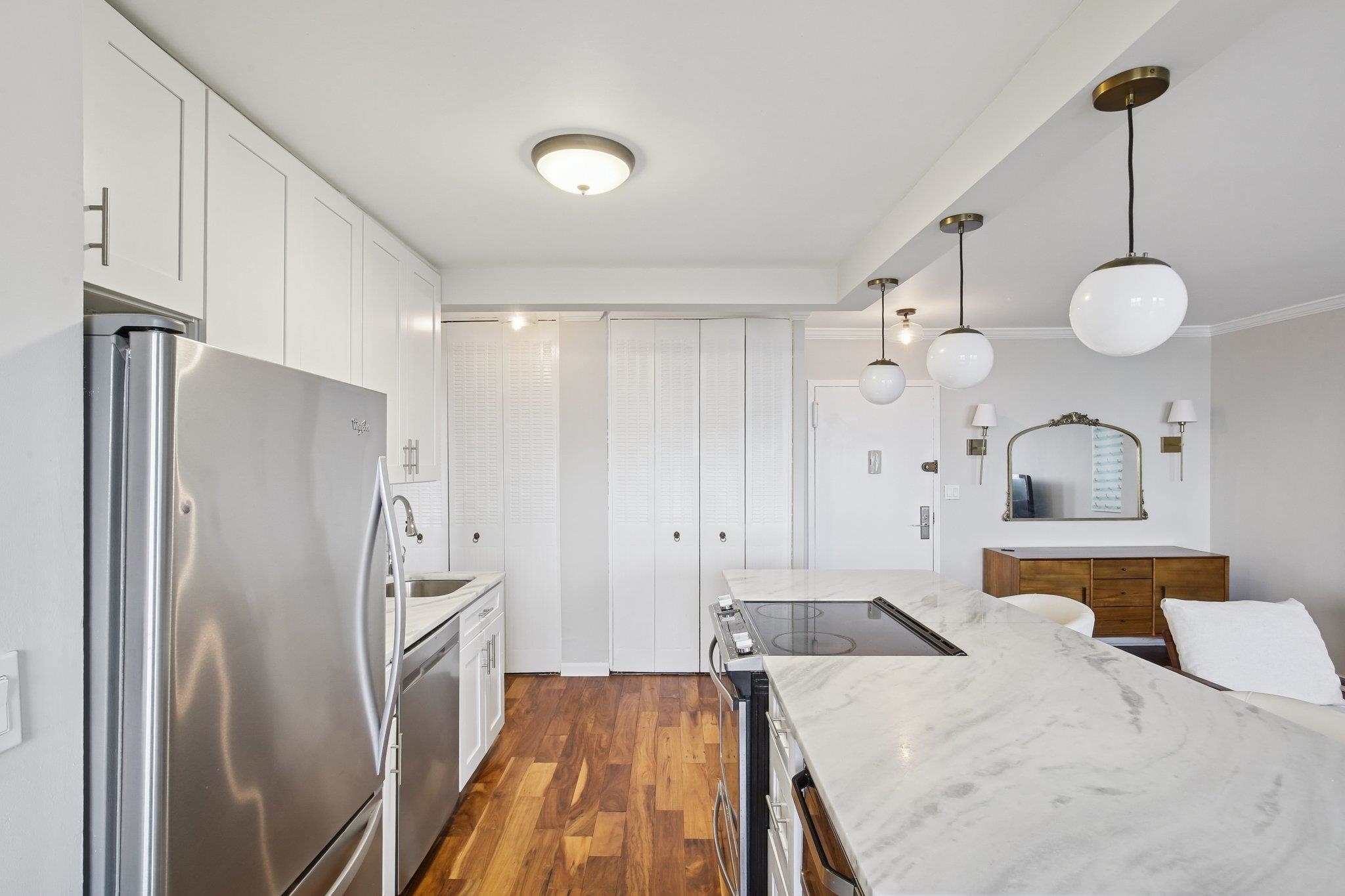 100 MANHATTAN AVE Unit: 1316