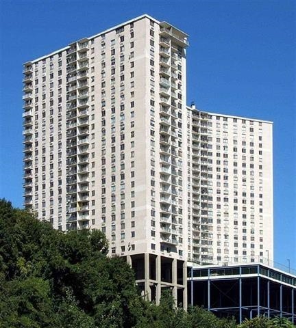 100 MANHATTAN AVE Unit: 1316