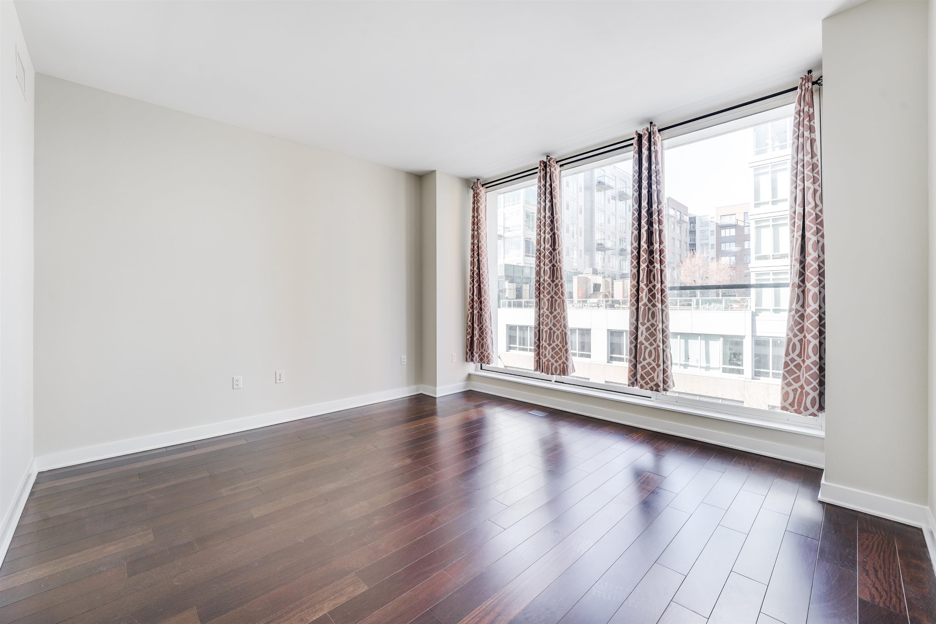 1200 AVENUE AT PORT IMPERIAL Unit: 421